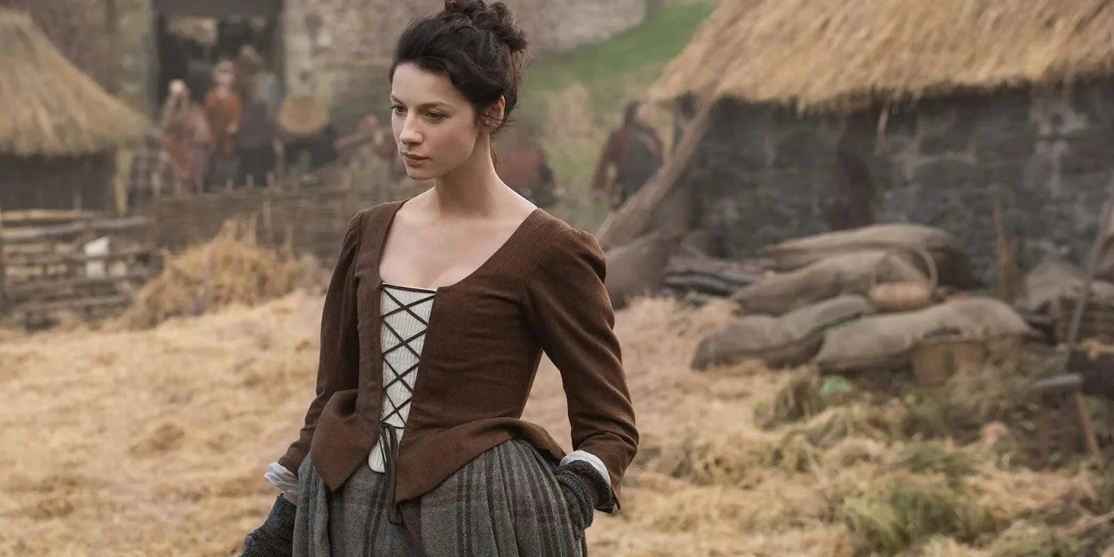 Dive Into 18th Century Scotland Through Outlander's Intricate Costumes - Atelier Serraspina
