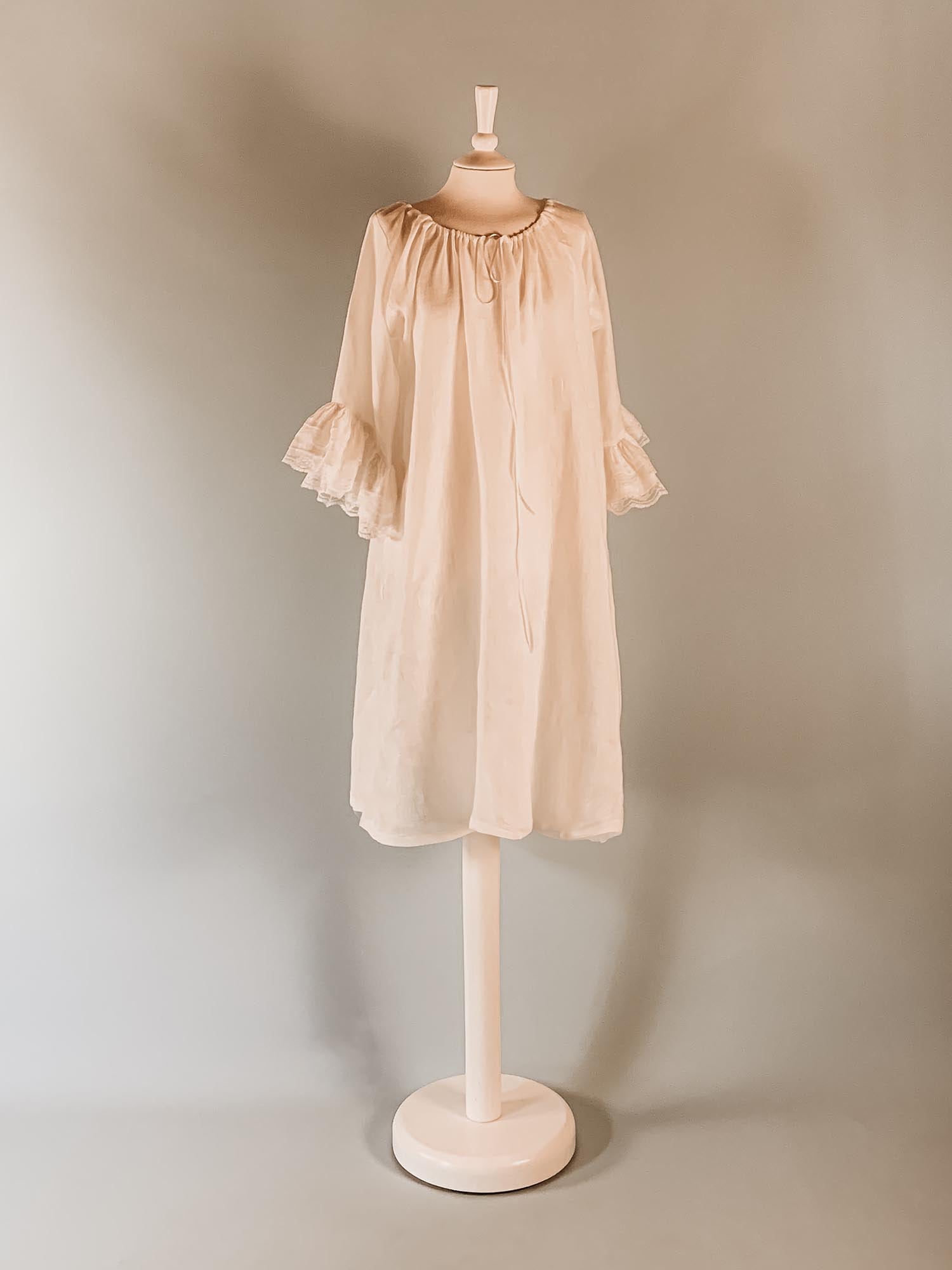 18th Century Chemise, White Linen Gauze, Ruffled Linen Shift - Atelier Serraspina