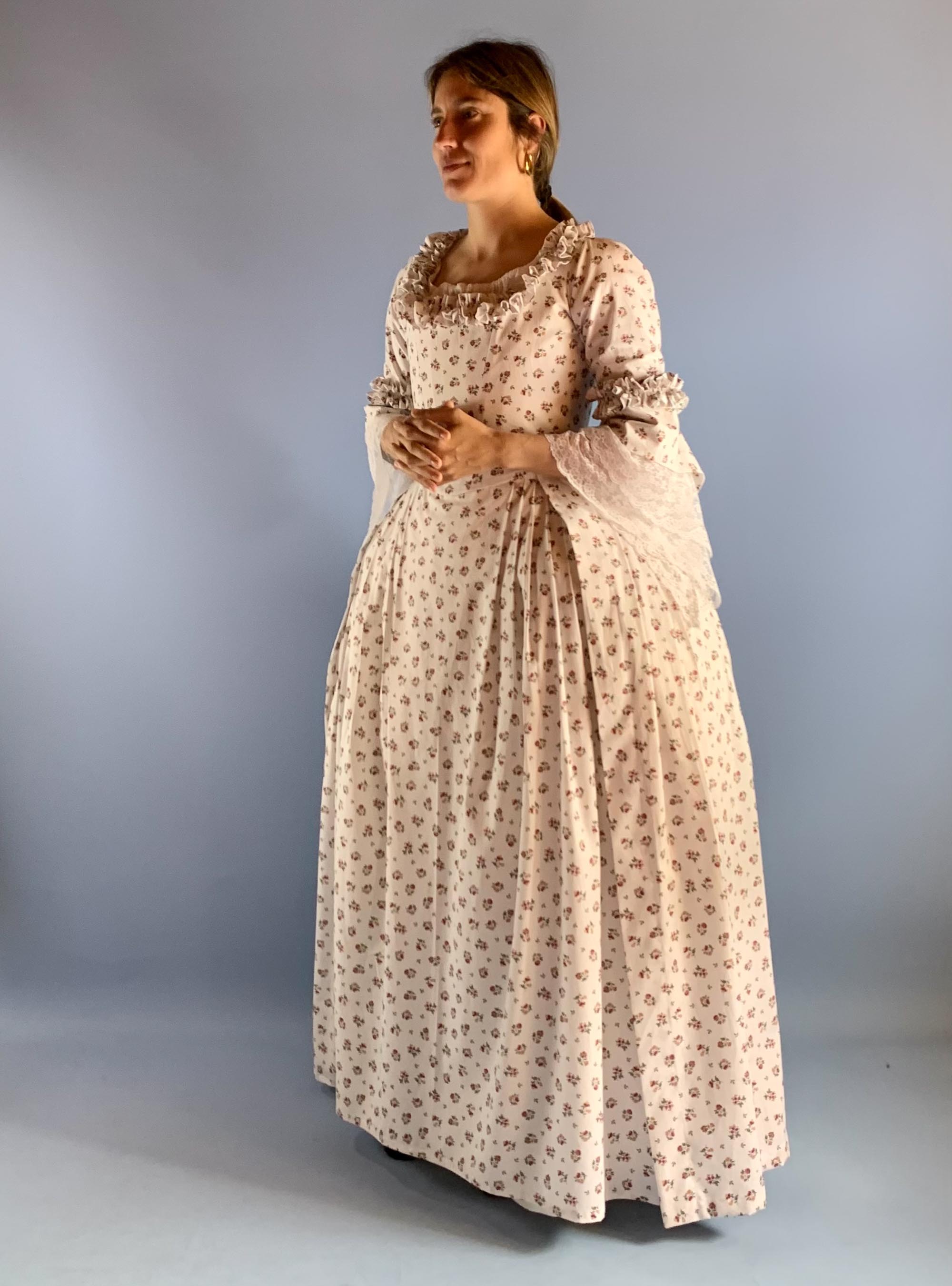 18th-Century Dress in White Floral Cotton (back lacing) - Atelier Serraspina Handcrafted Historical Costumes