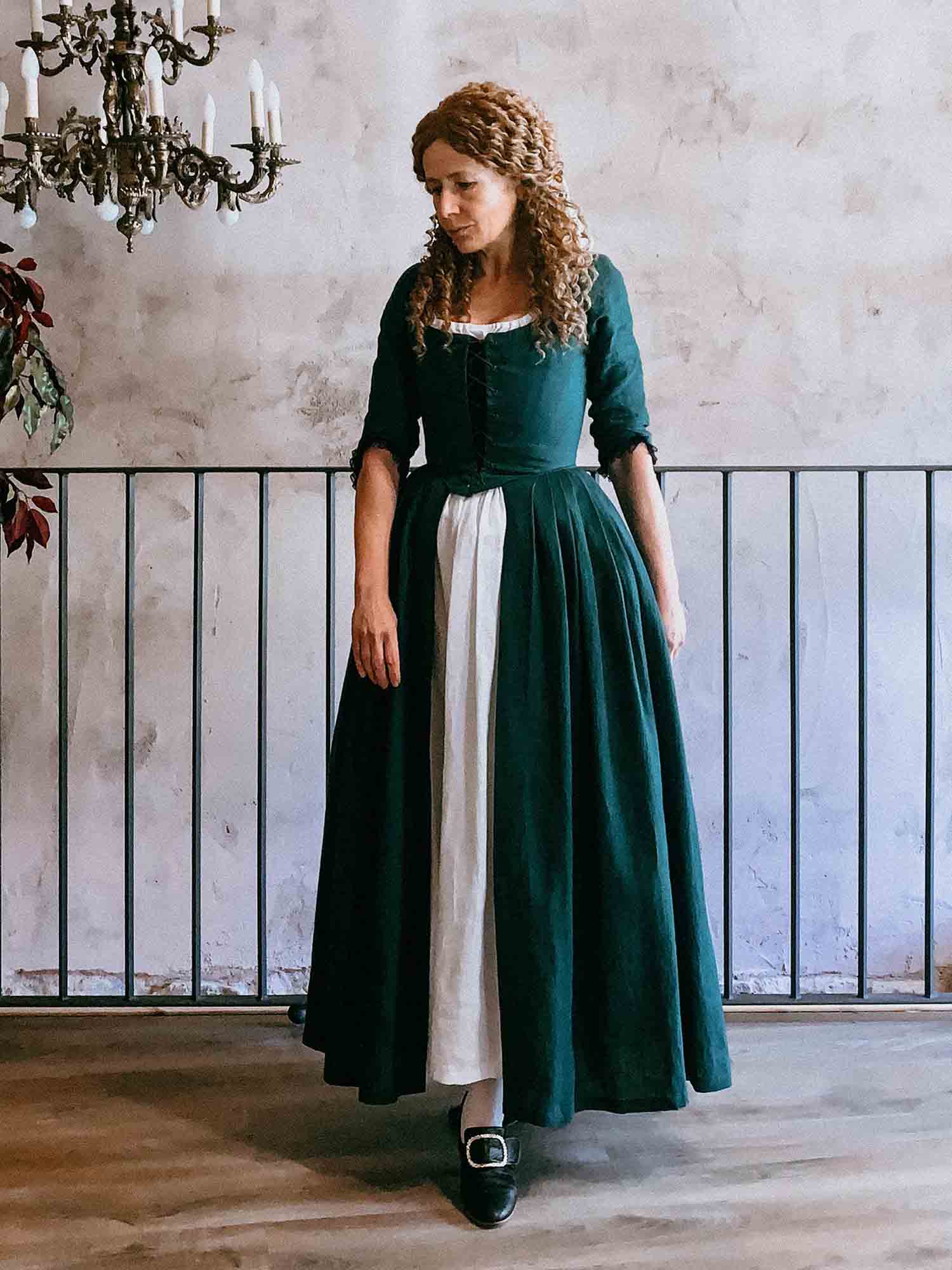 18th Century Overdress in Dark Green Linen in Dark Green Linen - Atelier Serraspina