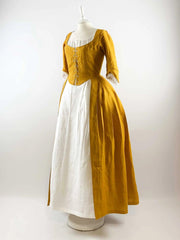 18th-Century Open Robe in Mango Linen - Atelier Serraspina