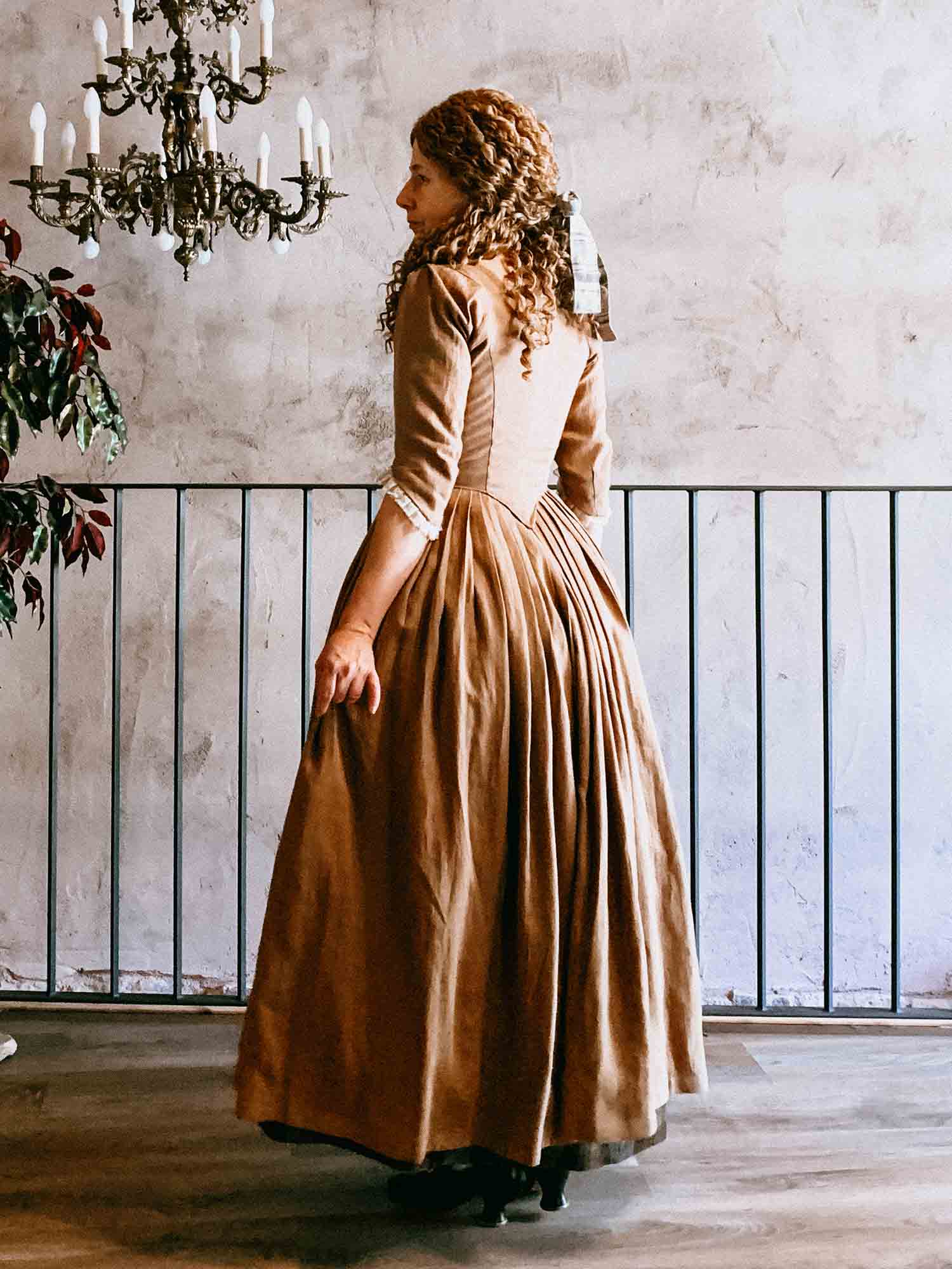 18th Century Overdress in Toffee Linen - Atelier Serraspina - Handcrafted Historical Costumes