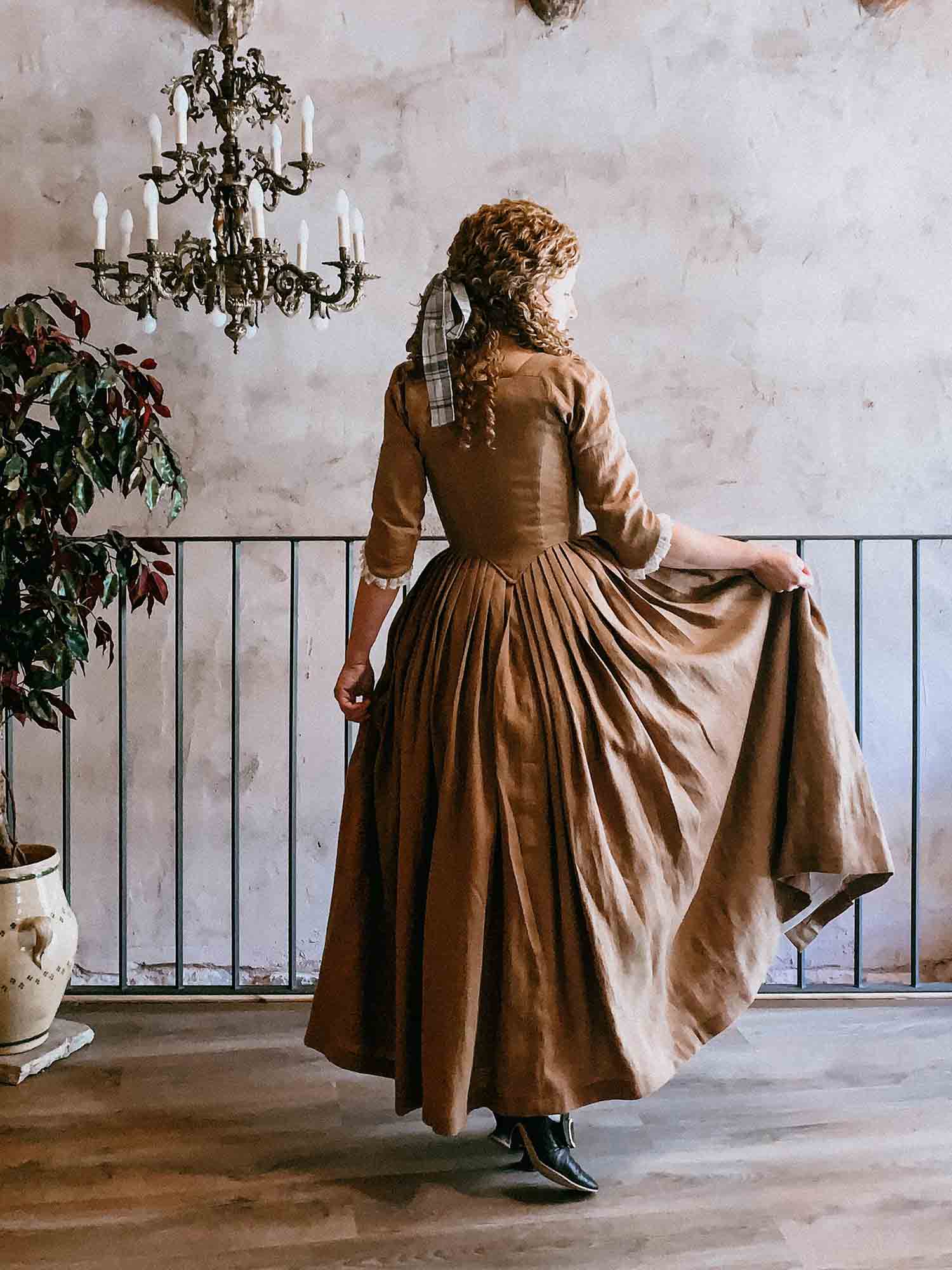 18th Century Overdress in Toffee Linen - Atelier Serraspina - Handcrafted Historical Costumes