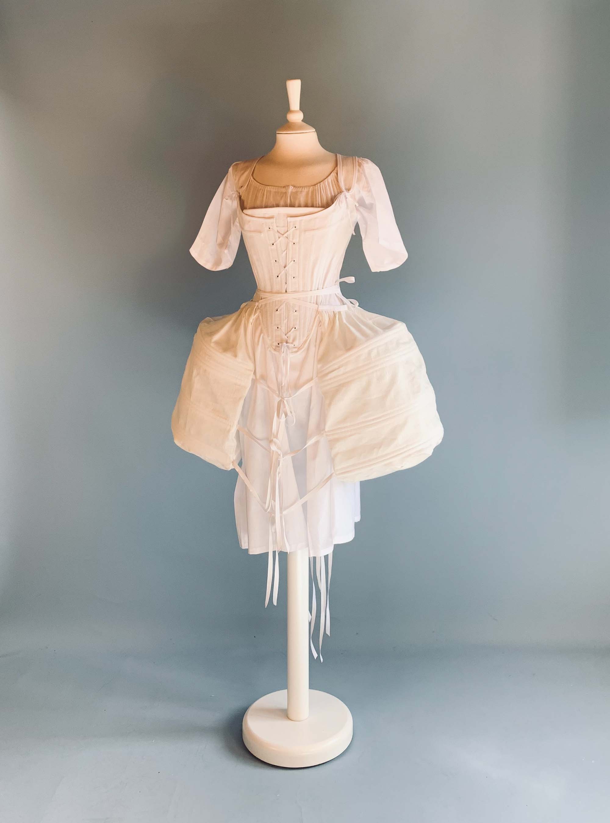 18th Century Panniers in White Linen - Atelier Serraspina Handcrafted Historical Costumes