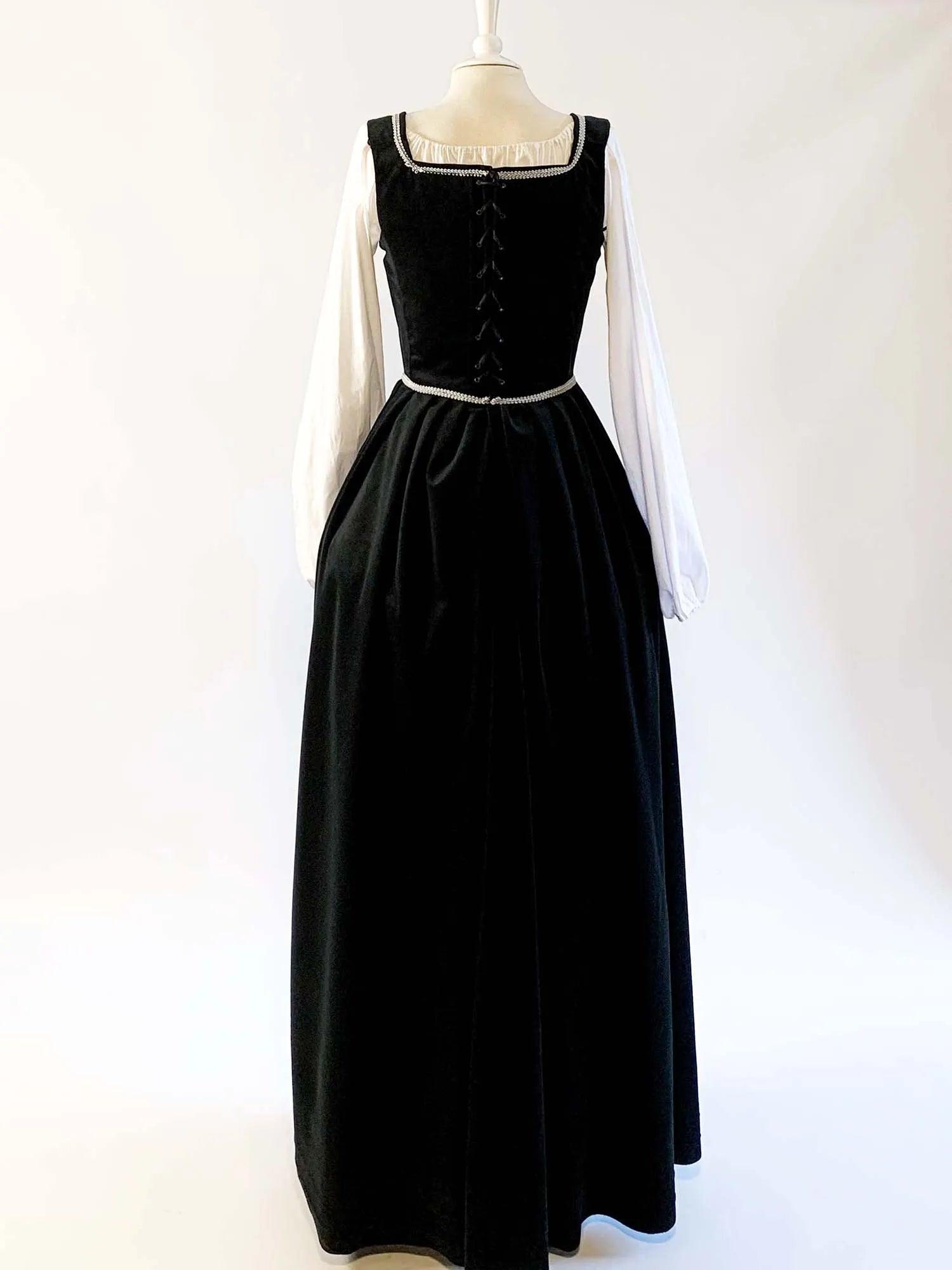 ANN, Renaissance Dress in Black Velvet - Atelier Serraspina