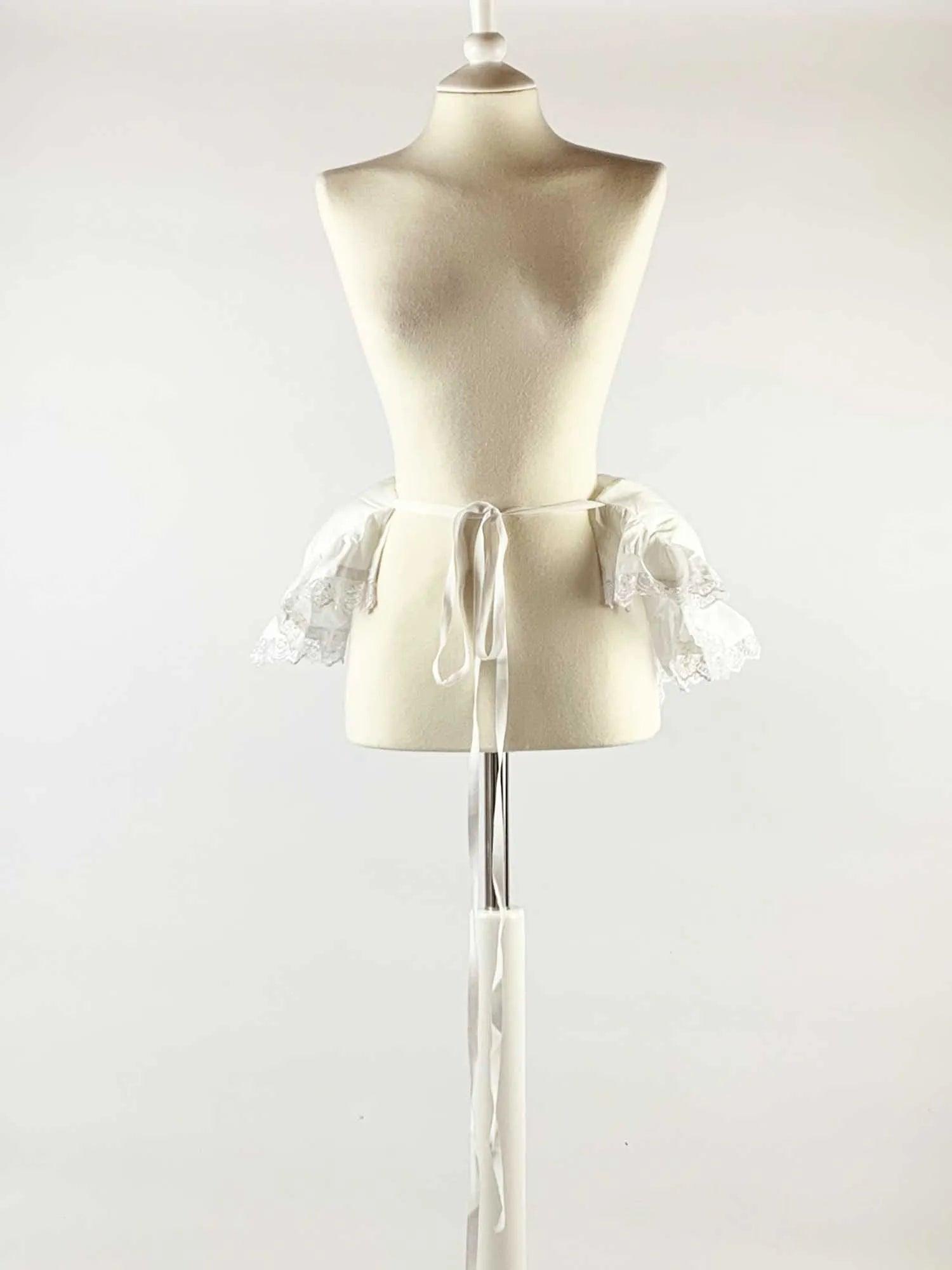 Bustle Pad in White Cotton with Ruffles - Atelier Serraspina