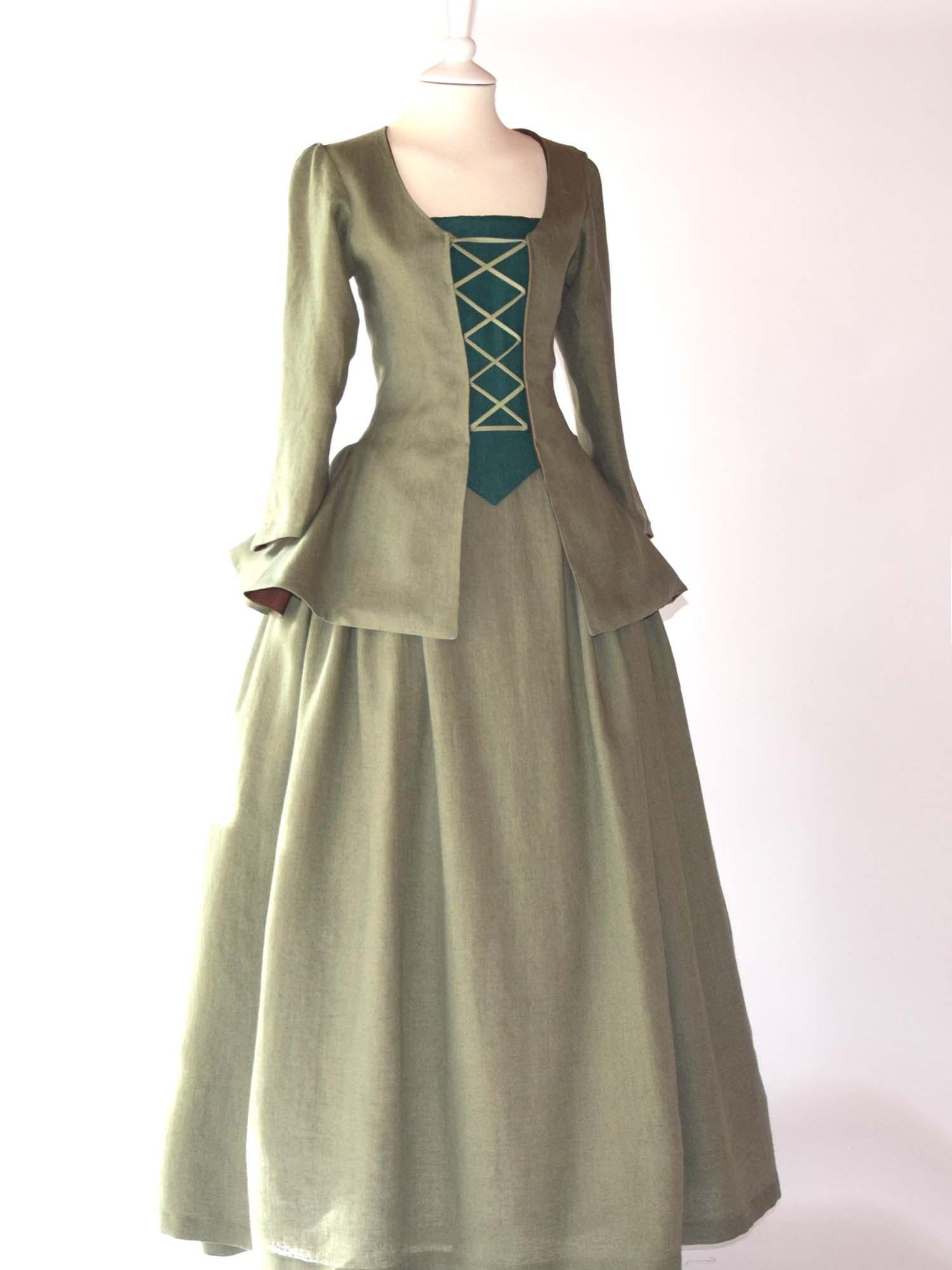 JANET, Colonial Costume in Sage Green Linen - Atelier Serraspina