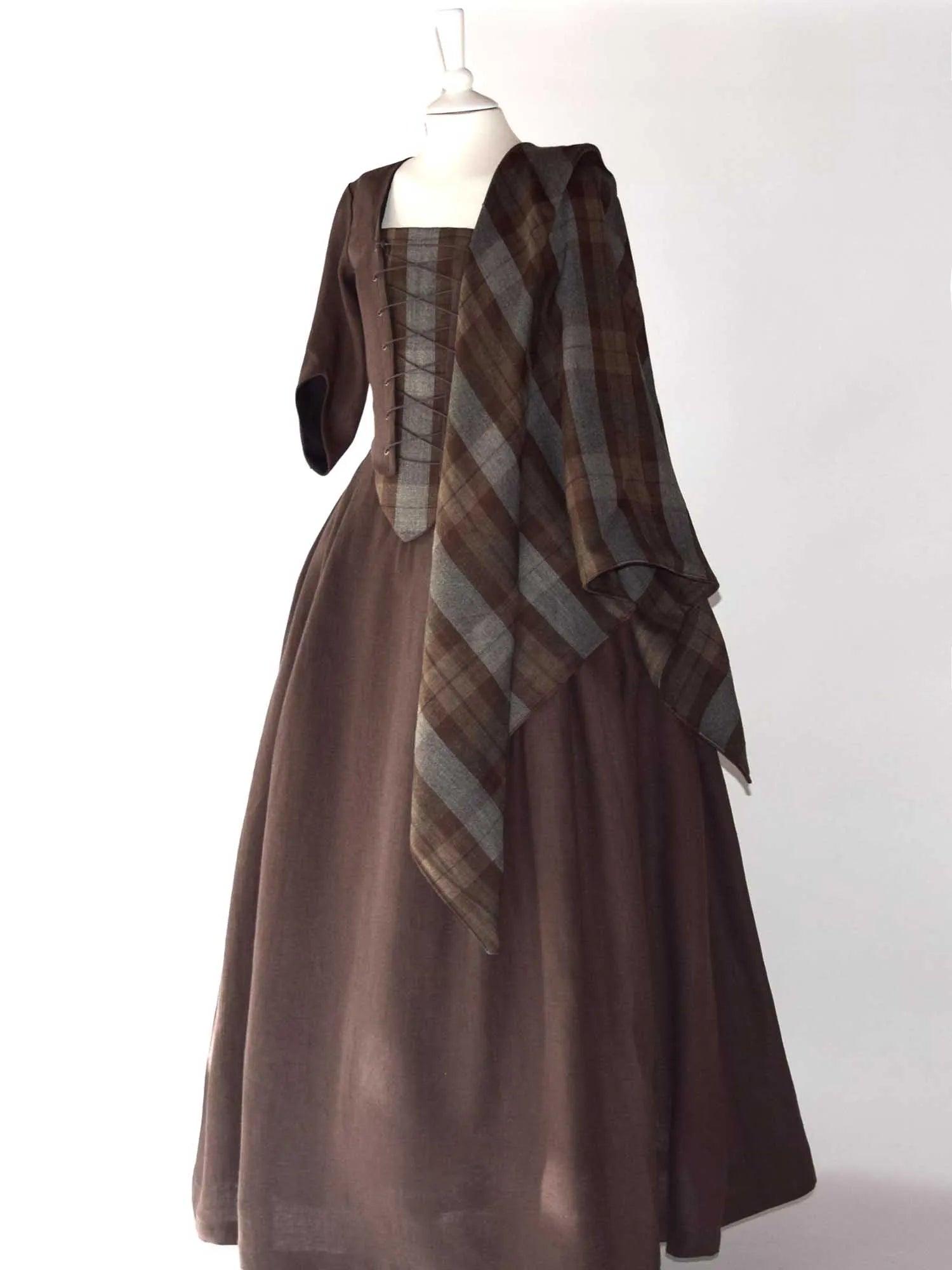 Historical Costume in Chocolate Linen &amp; Outlander Tartan Shawl - Atelier Serraspina