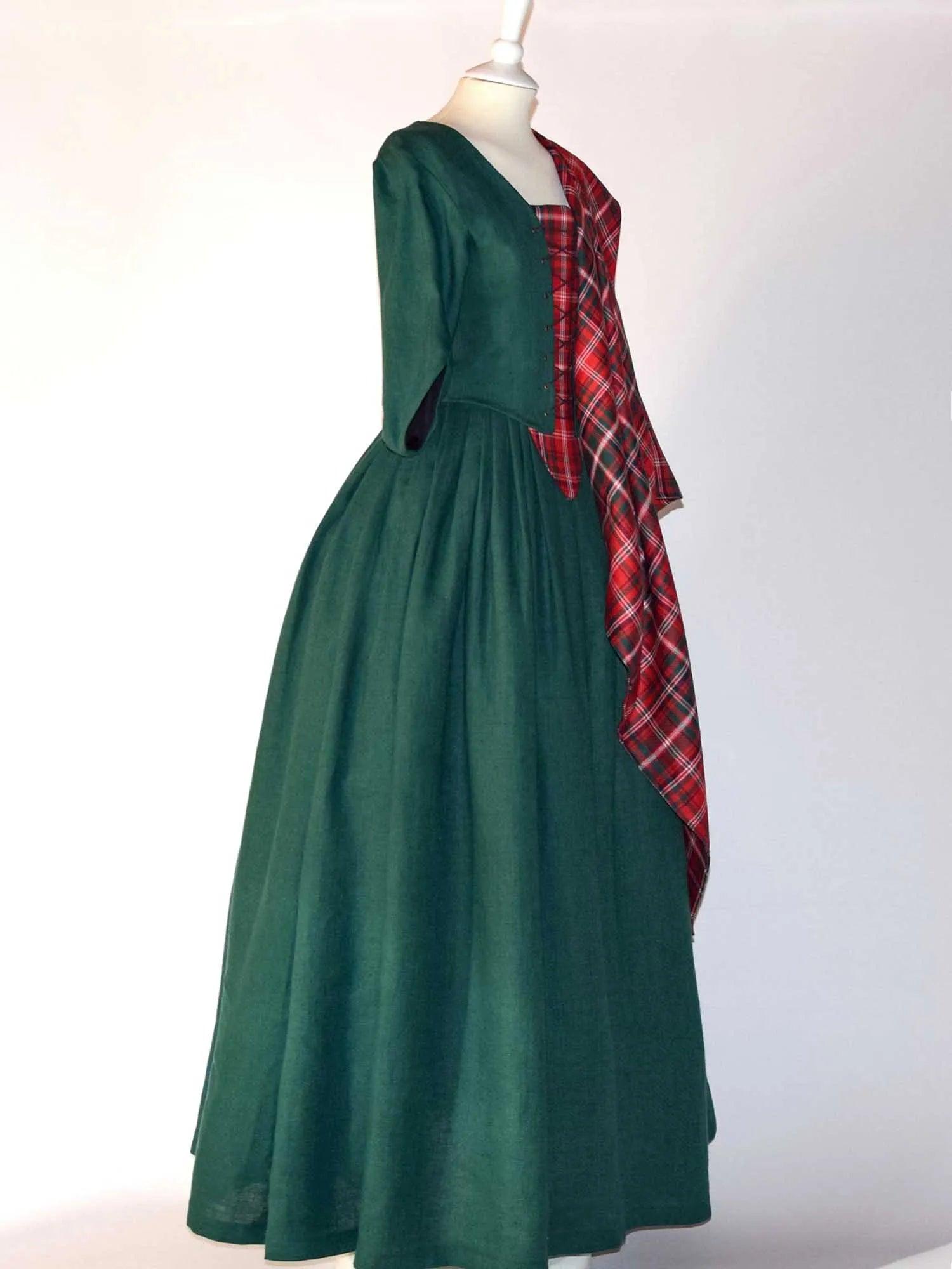 Historical Costume in Dark Green Linen and MacDougall Tartan Shawl - Atelier Serraspina