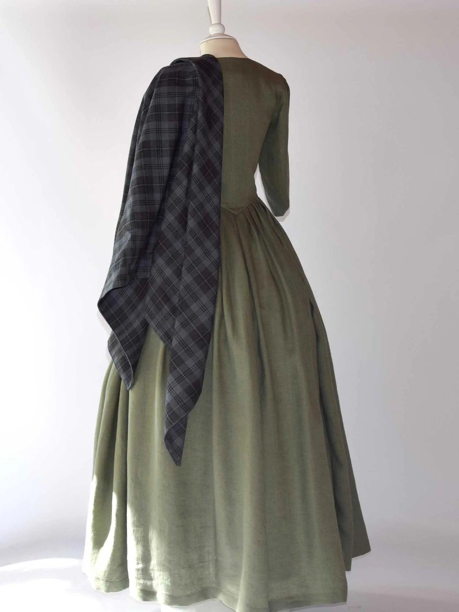 Historical Costume in Sage Green &amp; Silver Granite Tartan - Atelier Serraspina