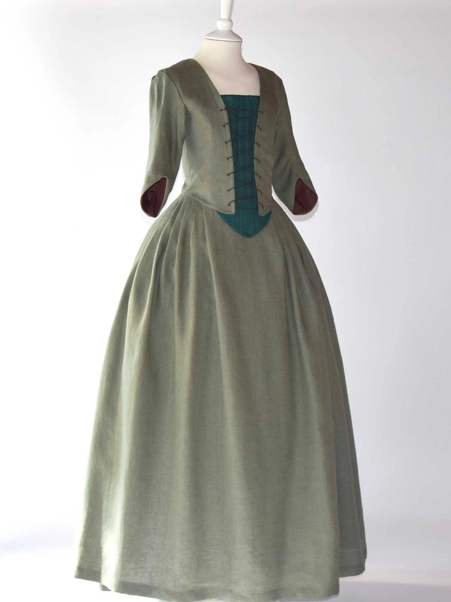 Historical Costume in Sage Green Linen - Atelier Serraspina