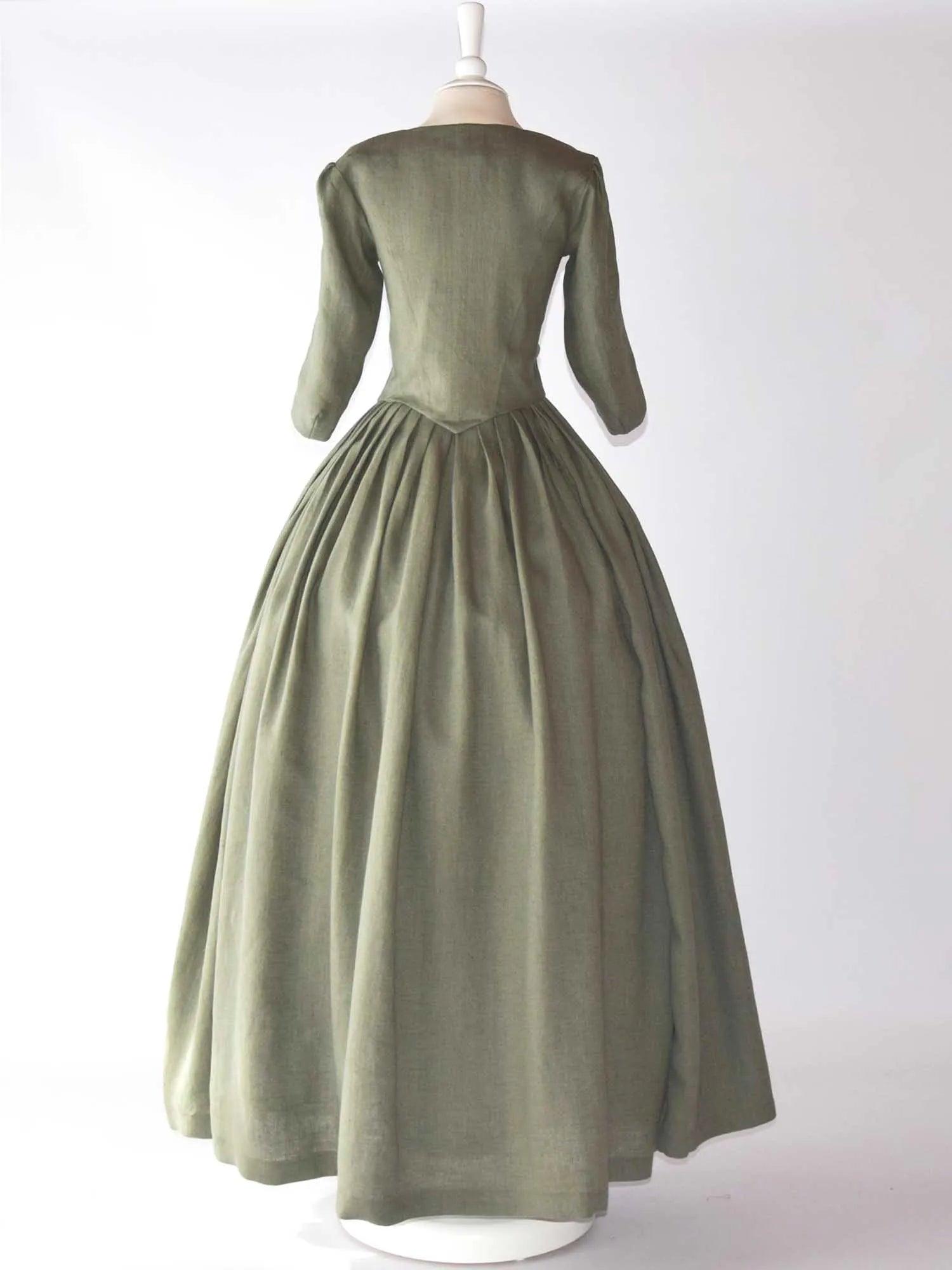 Historical Costume in Sage Green Linen - Atelier Serraspina