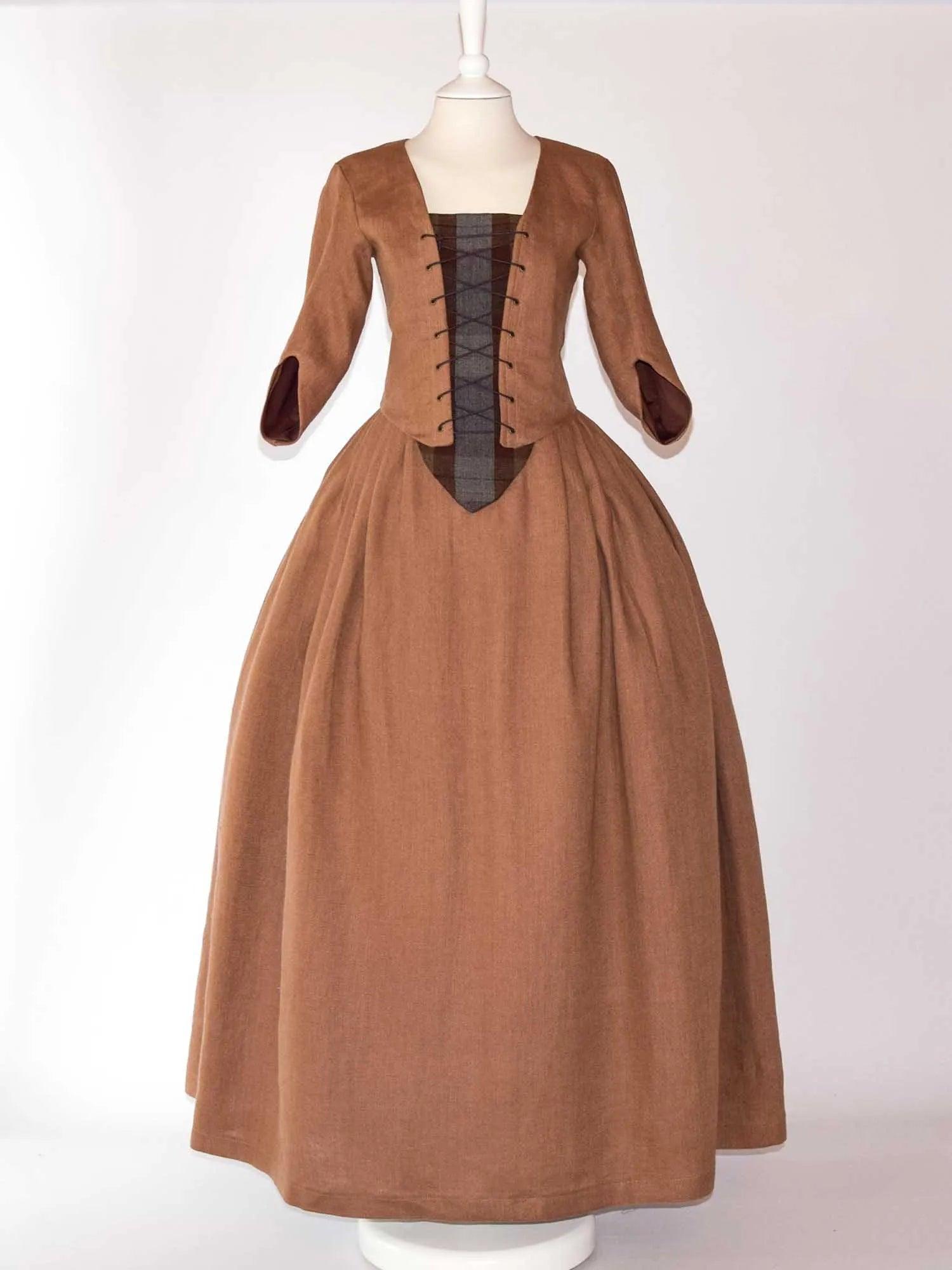 Historical Costume in Toffee Linen &amp; Outlander Tartan Shawl - Atelier Serraspina