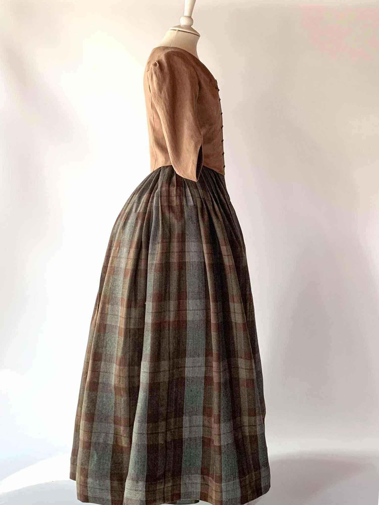 Outlander Costume Toffee Linen and Outlander Tartan Skirt - Atelier Serraspina