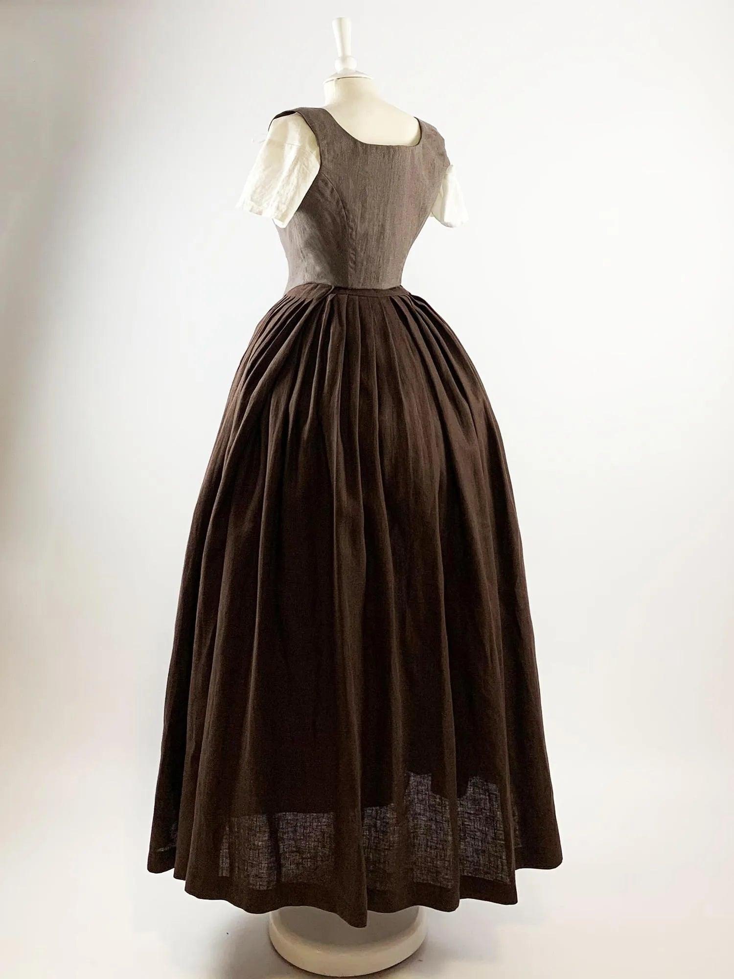 ISOLDE, Renaissance Costume in Brown Gray & Chocolate Linen - Atelier Serraspina - Costume Renaissance en Lin Marron-Gris & Chocolat