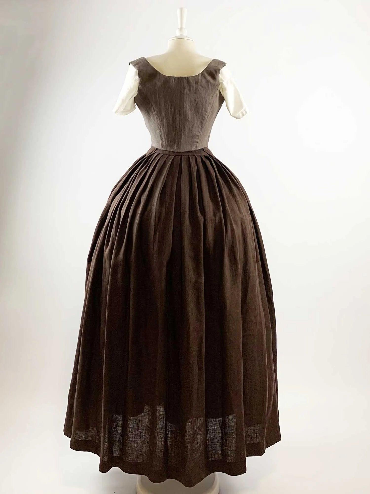 ISOLDE, Renaissance Costume in Brown Gray &amp; Chocolate Linen - Atelier Serraspina - Costume Renaissance en Lin Marron-Gris &amp; Chocolat