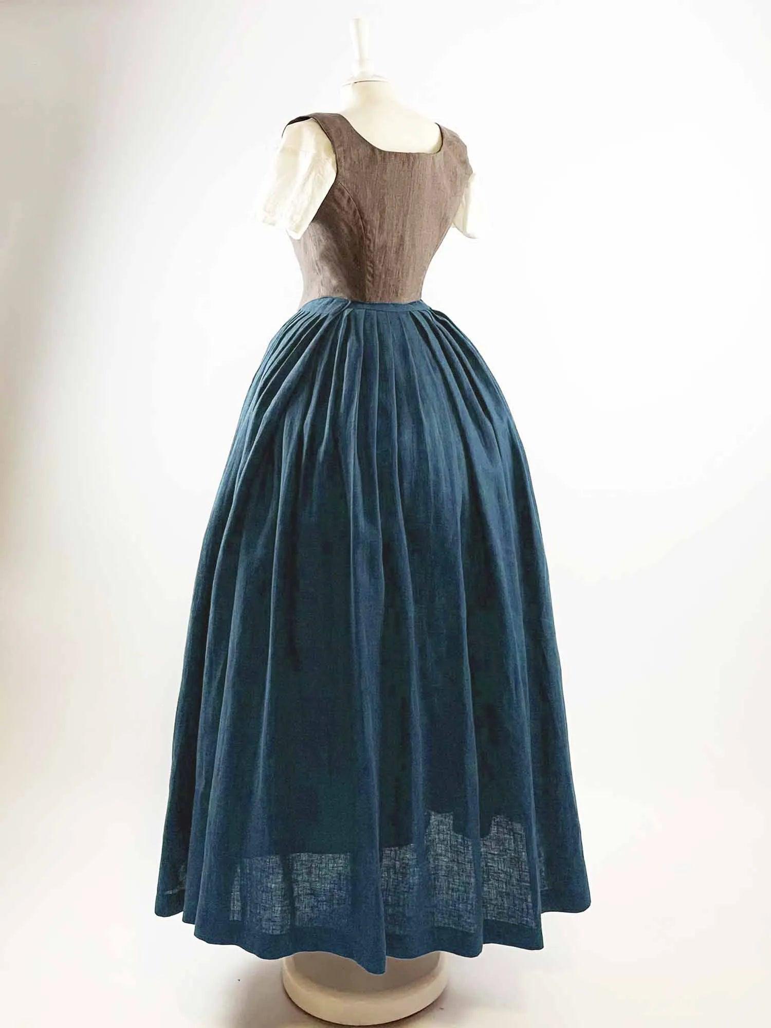 ISOLDE, Renaissance Costume in Brown Gray &amp; Ocean Blue Linen - Atelier Serraspina - Costume Renaissance en Lin Marron-Gris &amp; Bleu Océan