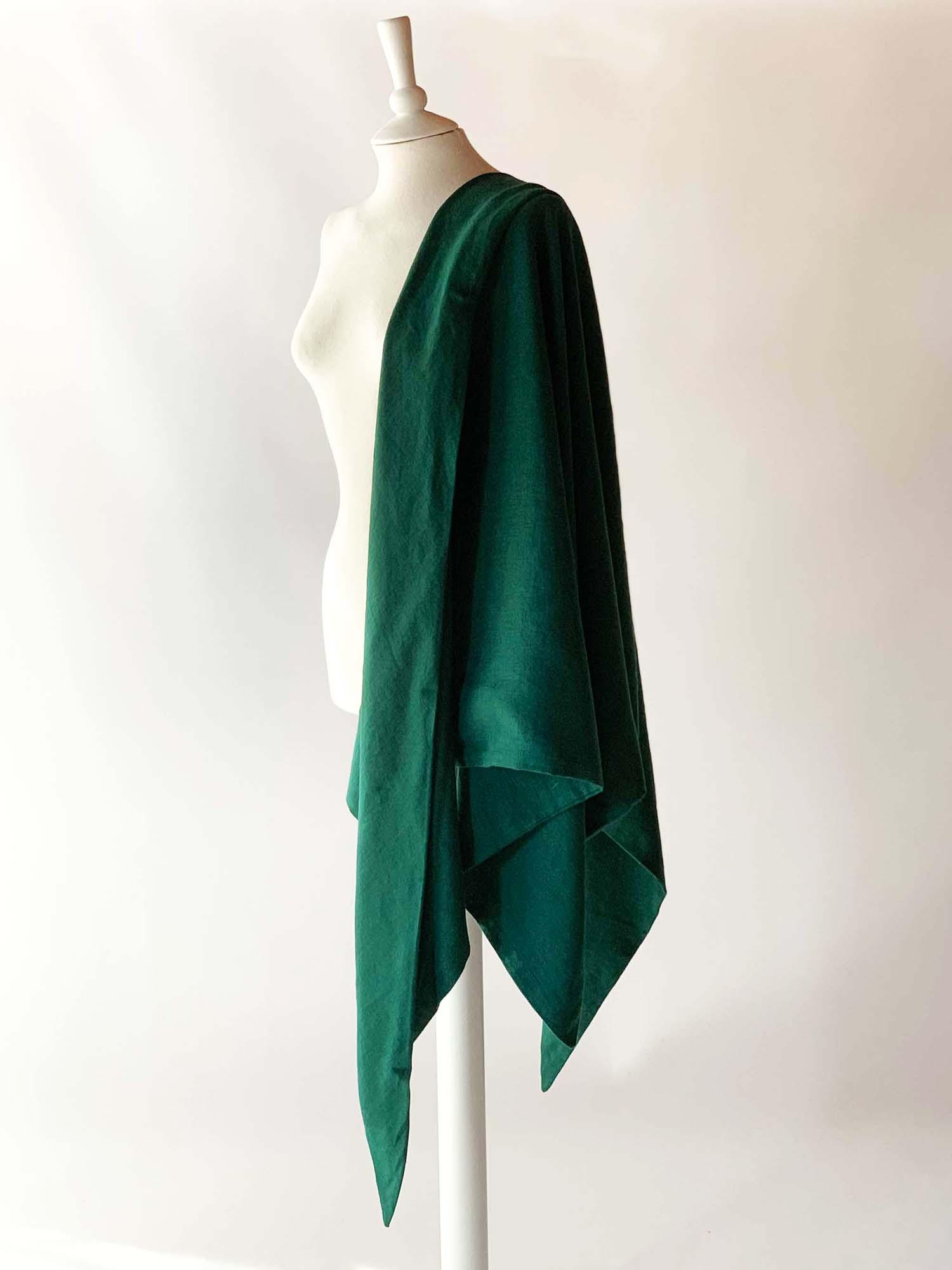 Large Linen Shawl in Dark Green Linen - Atelier Serraspina