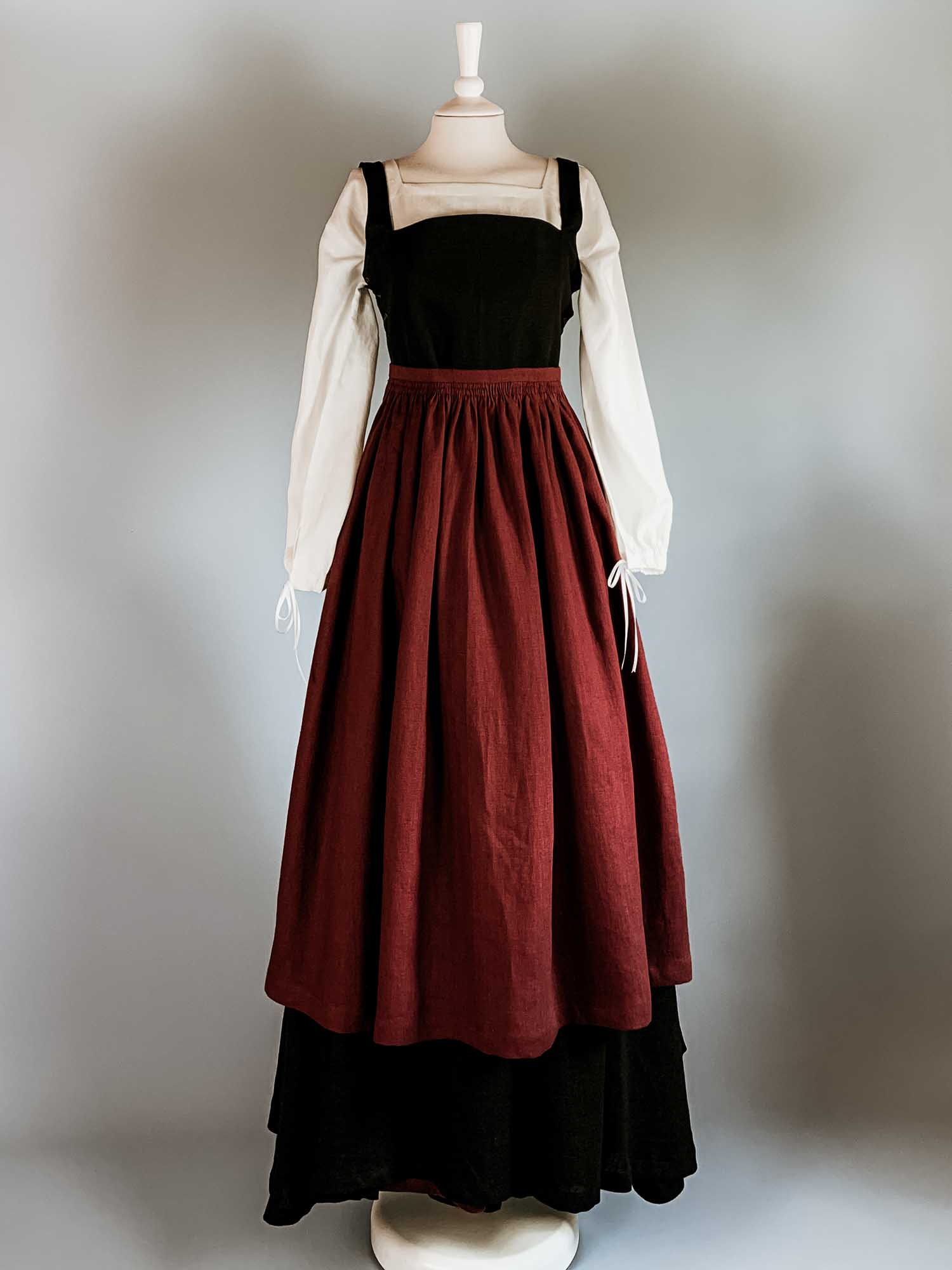 Linen Apron in Burgundy Linen - Atelier Serraspina