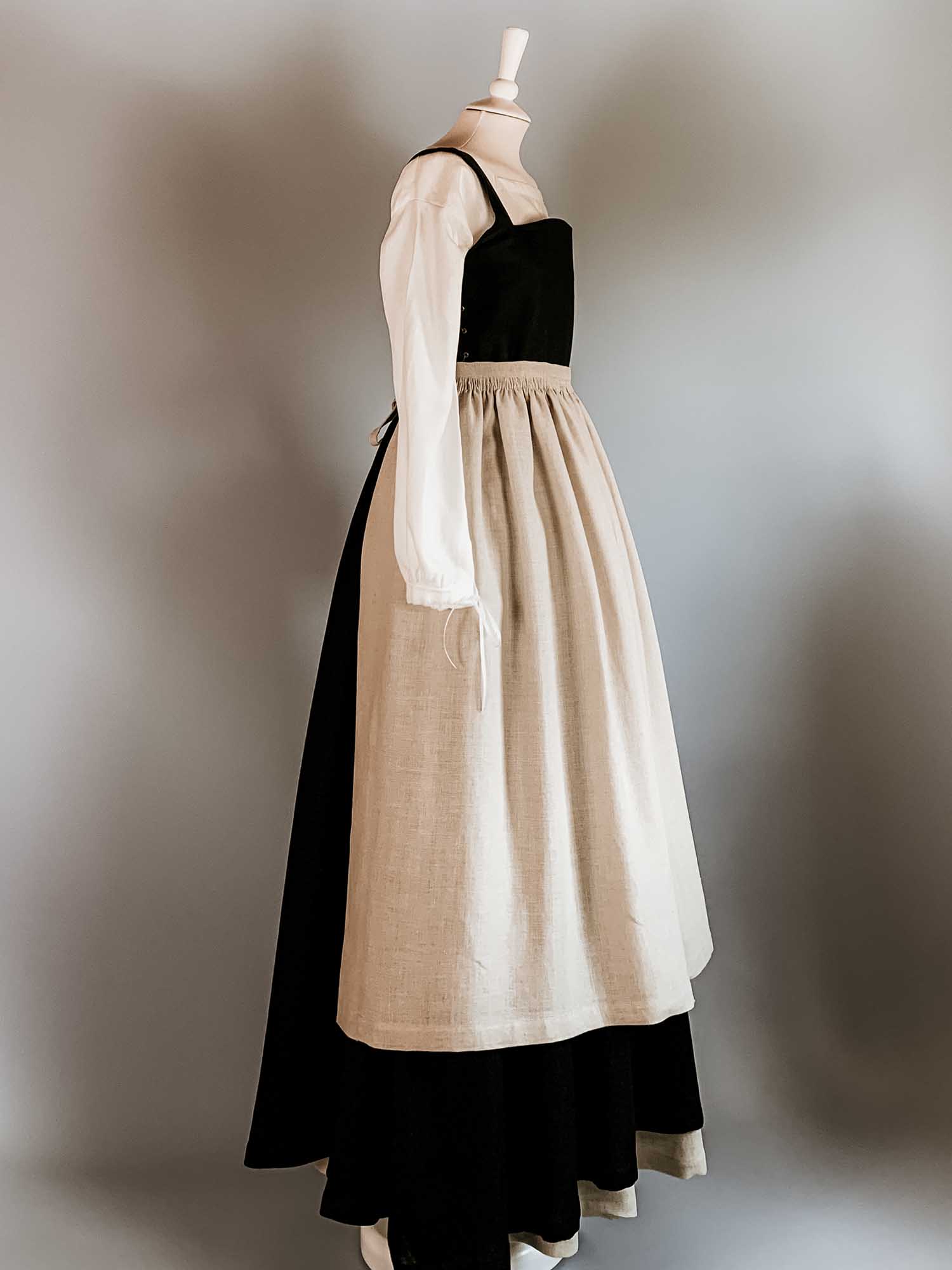 Linen Apron in Undyed Linen - Atelier Serraspina