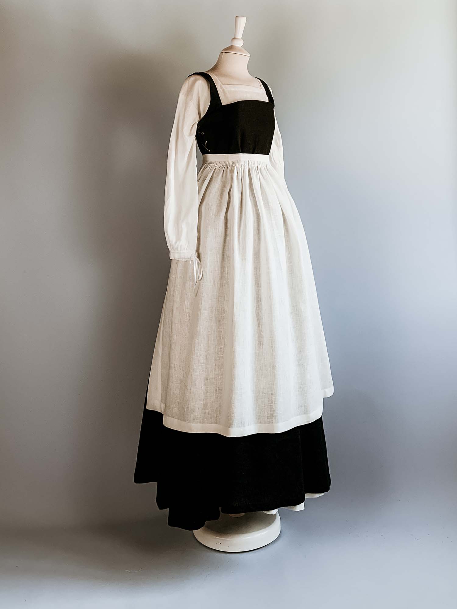 Linen Apron in White Linen - Atelier Serraspina