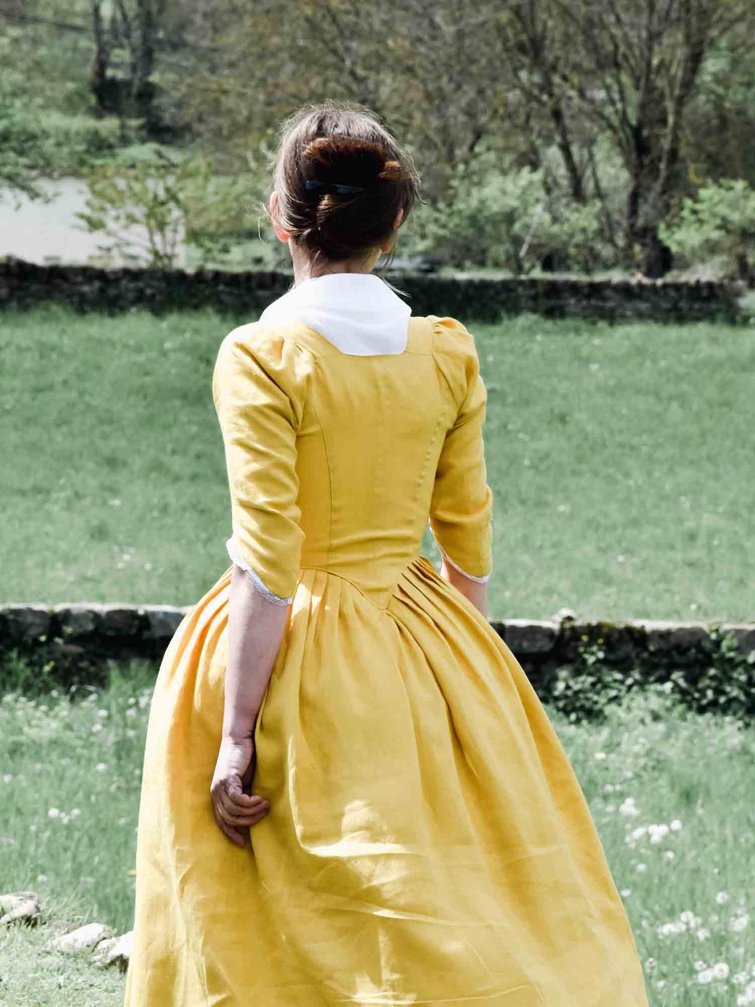 LOUISE, 18th-Century Dress In Sunflower Yellow Linen - Atelier Serraspina
