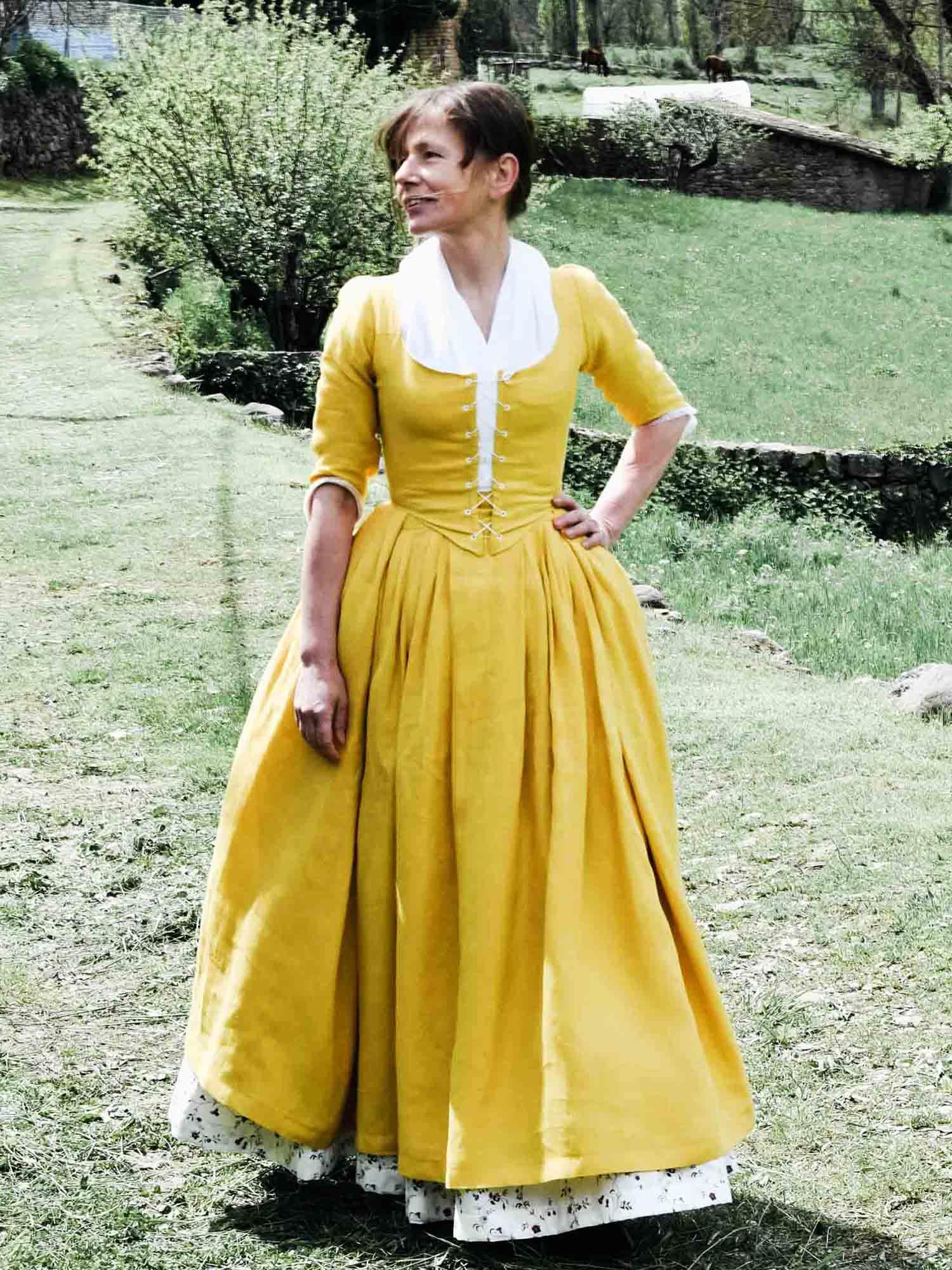 LOUISE, 18th-Century Dress In Sunflower Yellow Linen - Atelier Serraspina