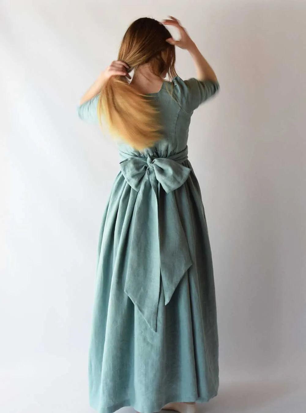 Regency Dress in Almond Green Linen - Atelier Serraspina