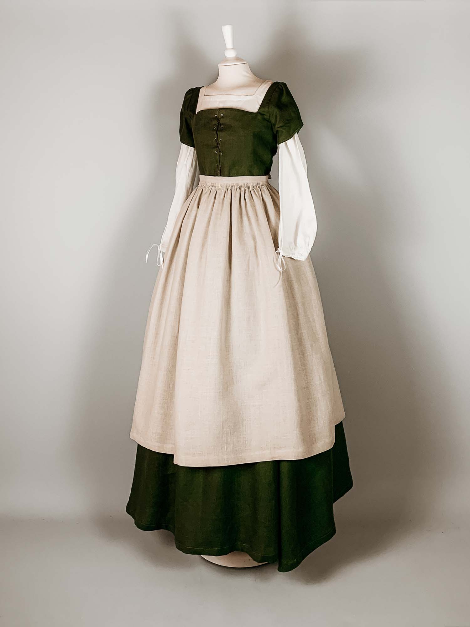 Renaissance Costume DIANA in Moss Green &amp; Undyed Linen - Atelier Serraspina