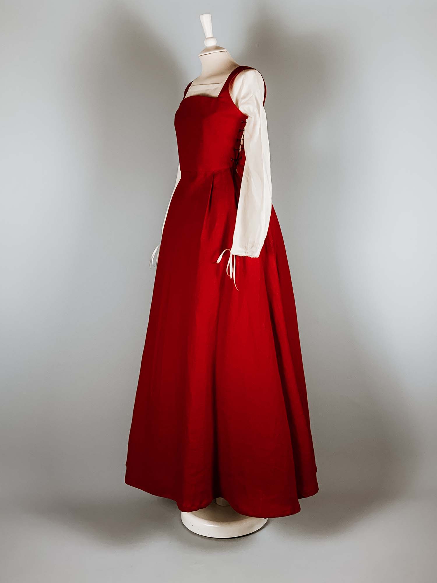 Renaissance Dress, Side-Lacing Sleeveless Kirtle, Cherry Red Linen - Atelier Serraspina