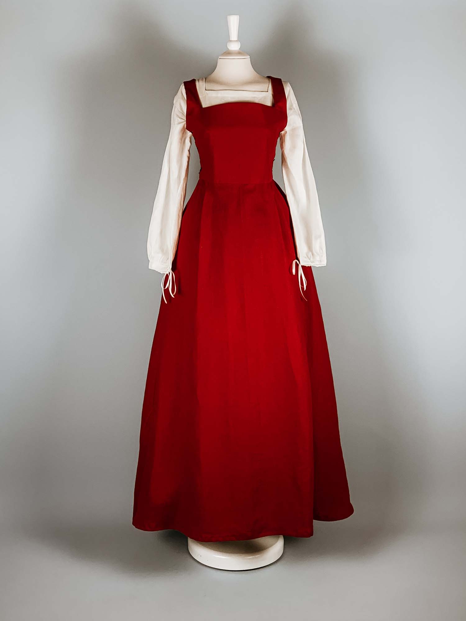 Renaissance Dress, Side-Lacing Sleeveless Kirtle, Cherry Red Linen - Atelier Serraspina