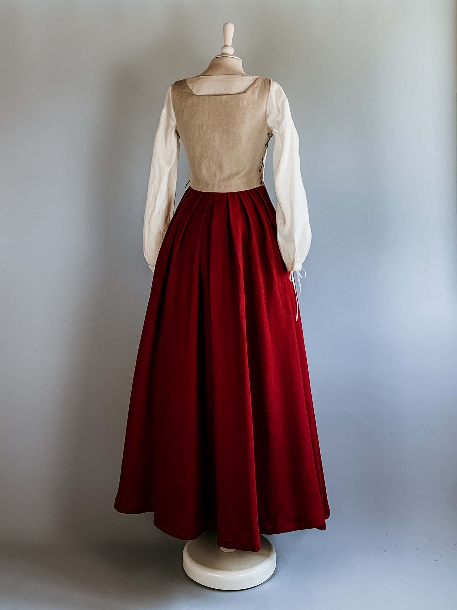Renaissance Dress, Side-Lacing Sleeveless Kirtle in Undyed & Cherry Red Linen - Renaissance Costumes - Atelier Serraspina