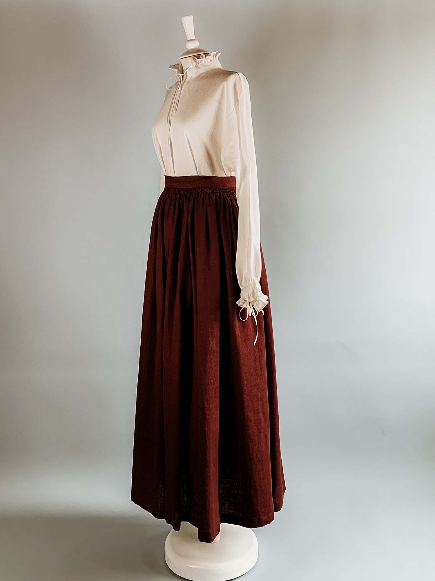 Renaissance Skirt in Burgundy Linen - Renaissance Costumes - Atelier Serraspina