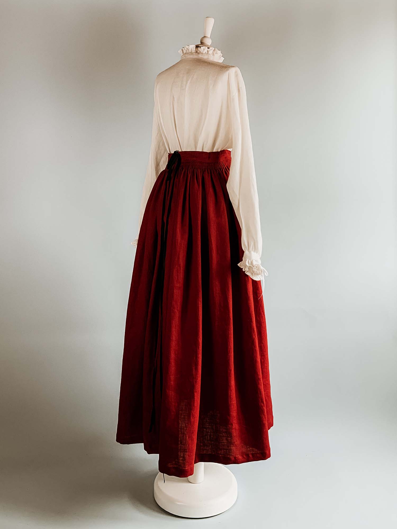 Renaissance Skirt in Cherry Red Linen - Renaissance Costumes - Atelier Serraspina