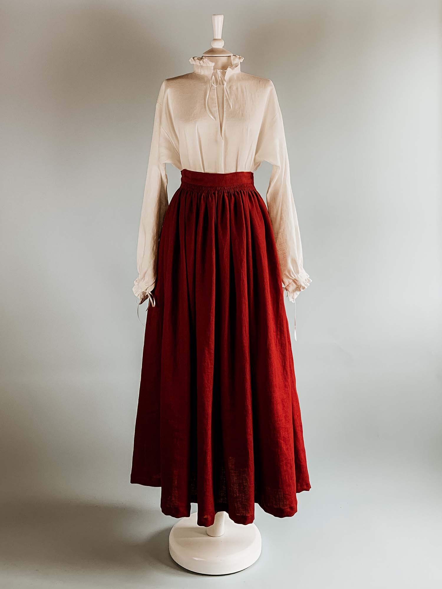 Renaissance Skirt in Cherry Red Linen - Renaissance Costumes - Atelier Serraspina