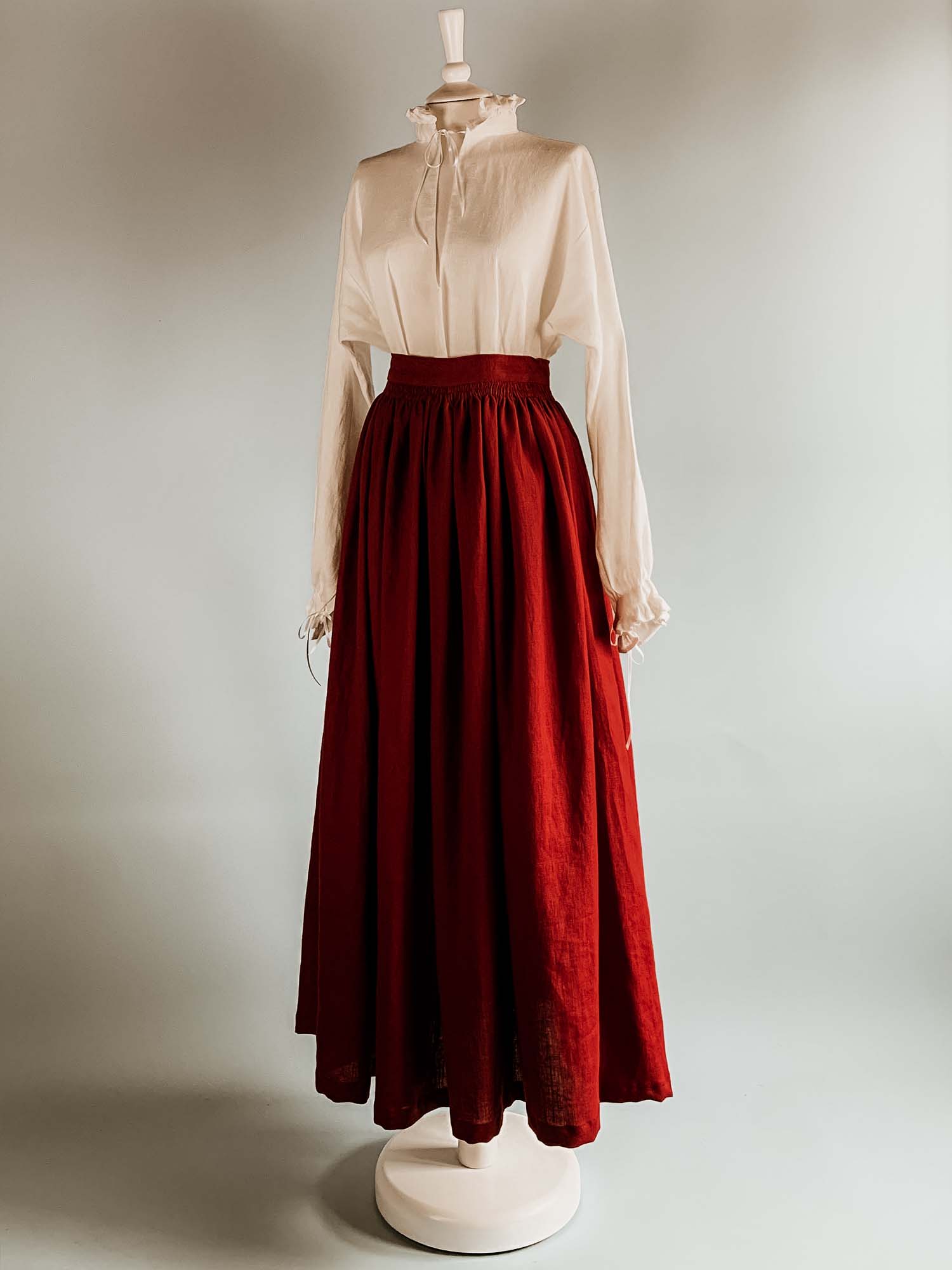 Renaissance Skirt in Cherry Red Linen - Renaissance Costumes - Atelier Serraspina