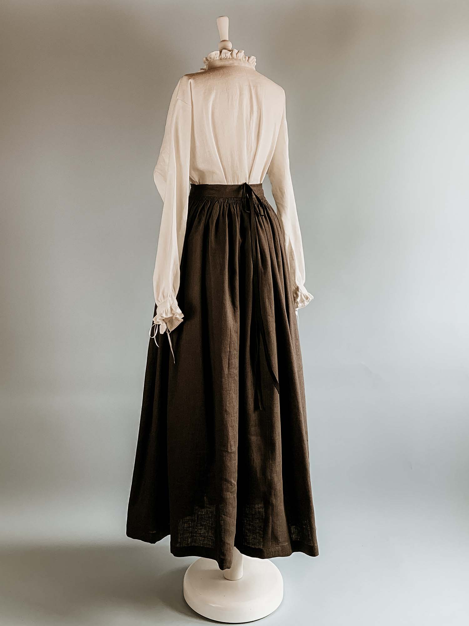Renaissance Skirt in Dark Gray Linen - Renaissance Costumes - Atelier Serraspina