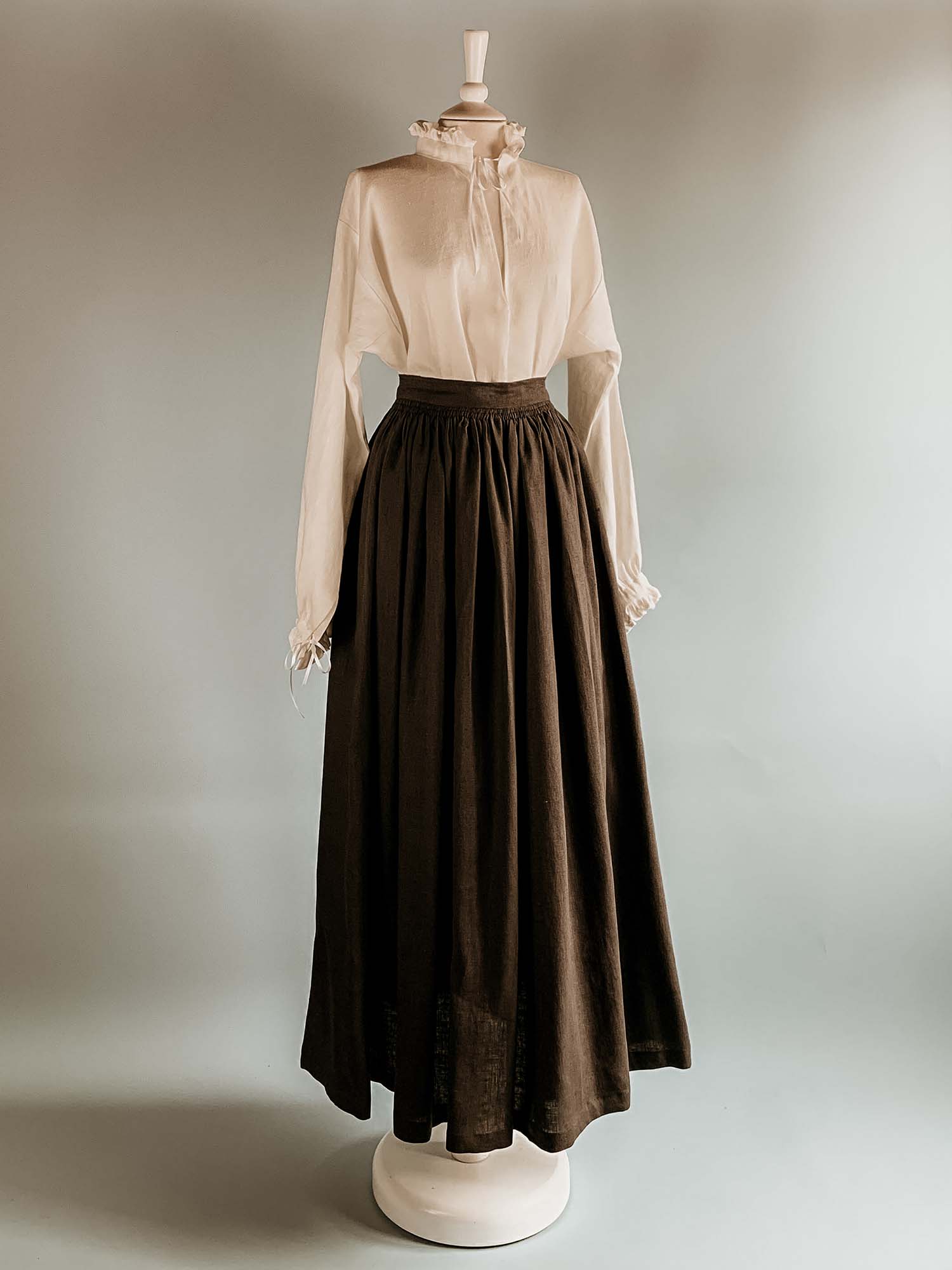 Renaissance Skirt in Dark Gray Linen - Renaissance Costumes - Atelier Serraspina
