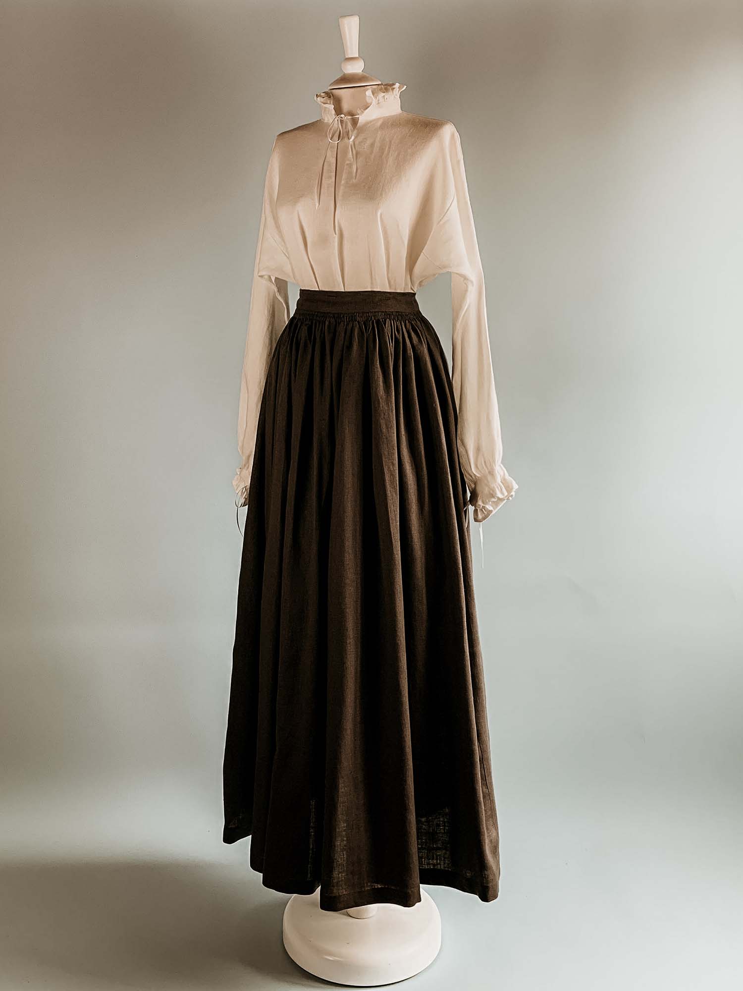 Renaissance Skirt in Dark Gray Linen - Renaissance Costumes - Atelier Serraspina