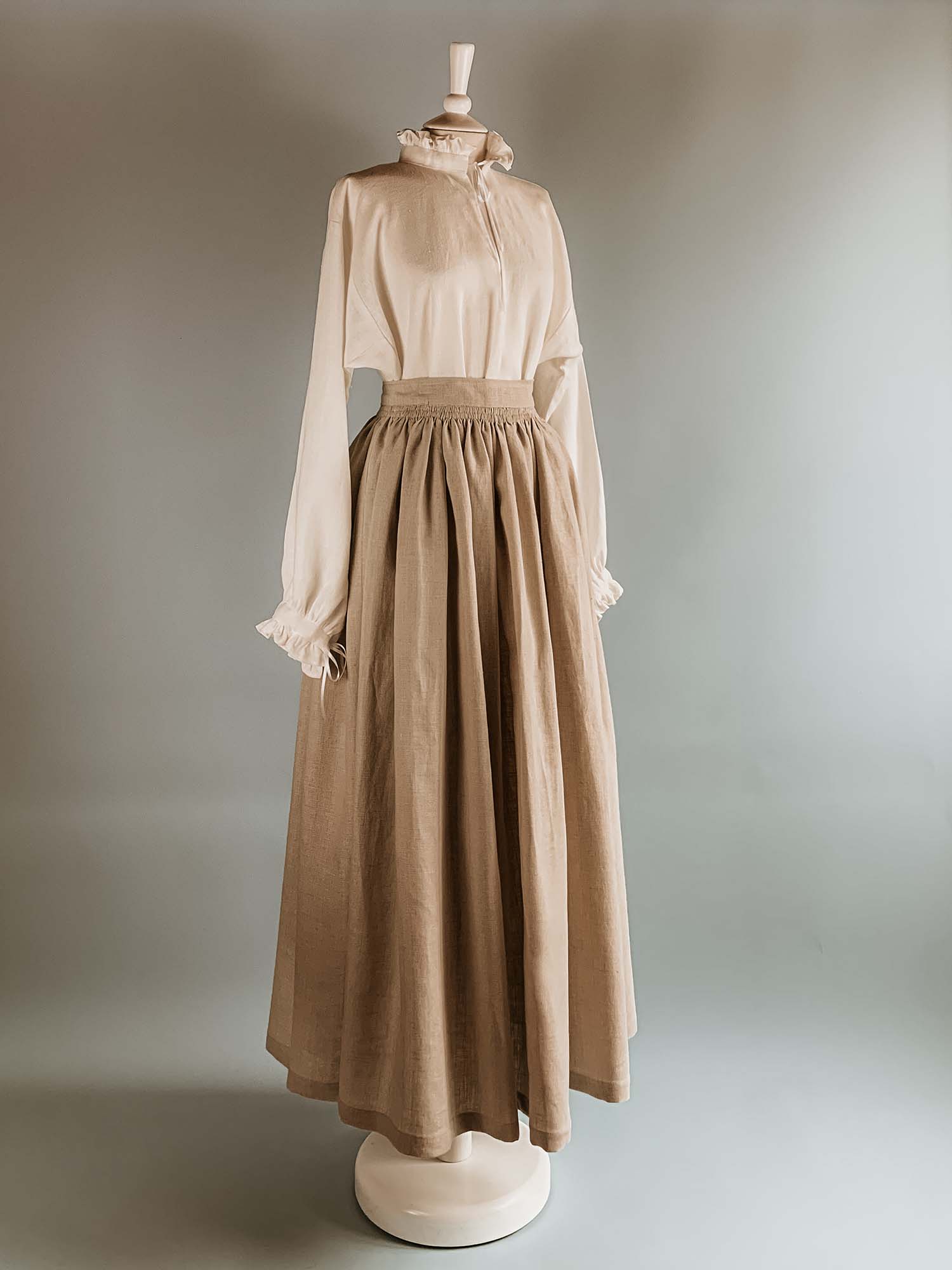 Renaissance Skirt in Undyed Linen - Renaissance Costumes - Atelier Serraspina