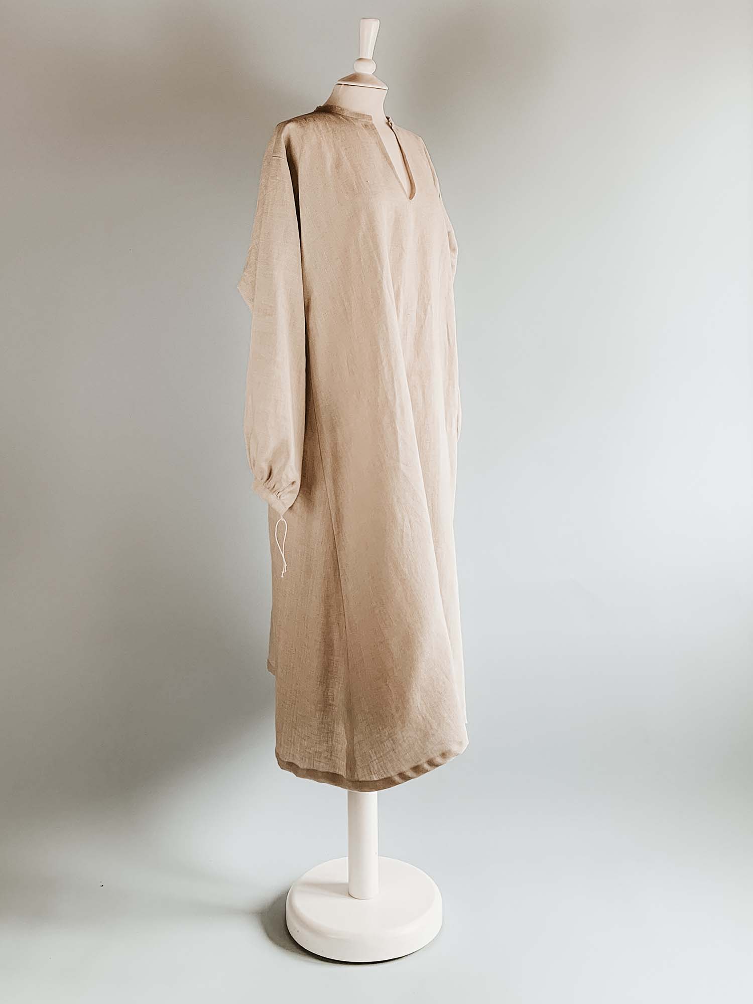 Renaissance Smock in Undyed Linen with Plain Collar - Renaissance Chemises - Atelier Serraspina
