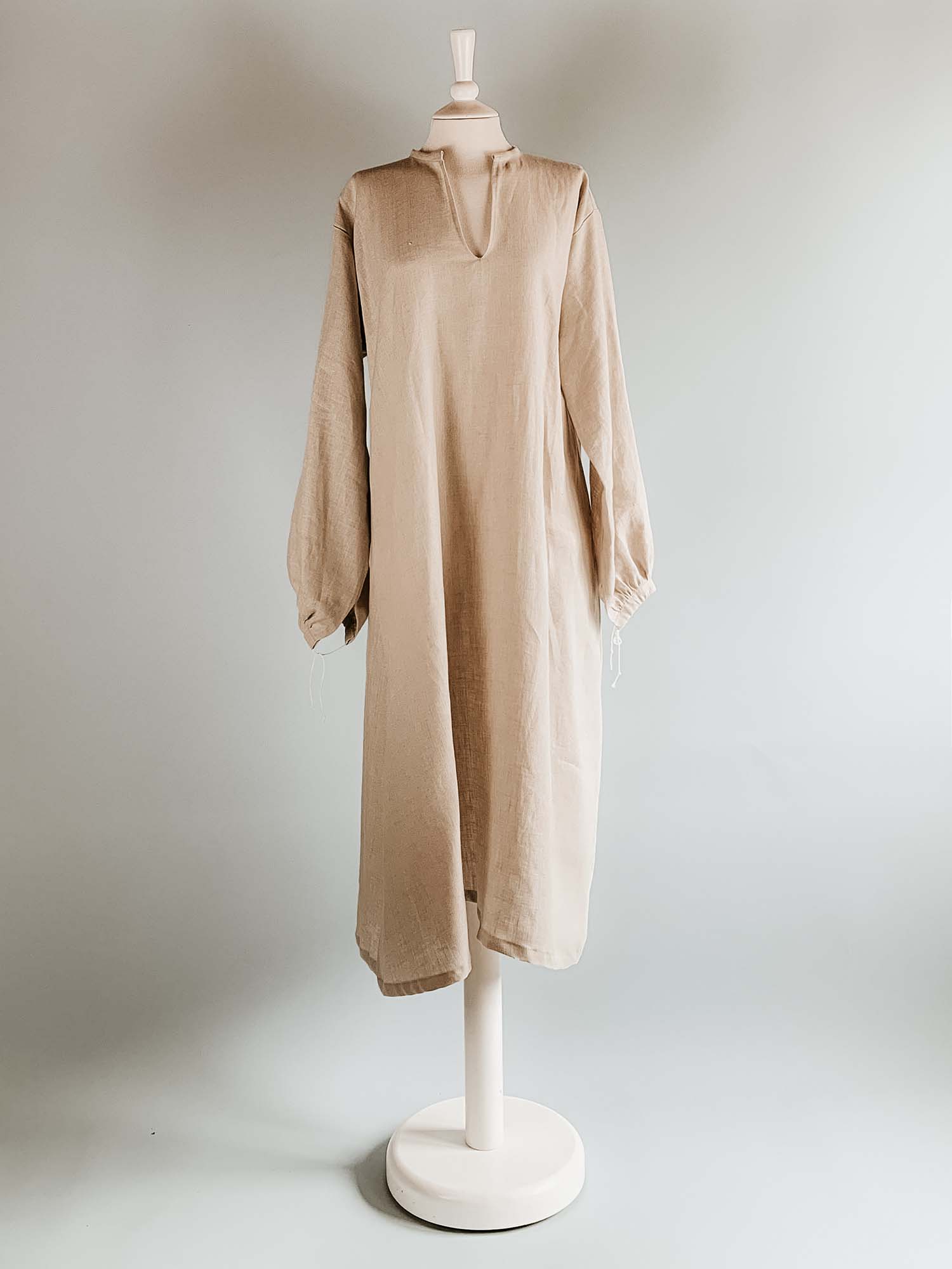 Renaissance Smock in Undyed Linen with Plain Collar - Renaissance Chemises - Atelier Serraspina