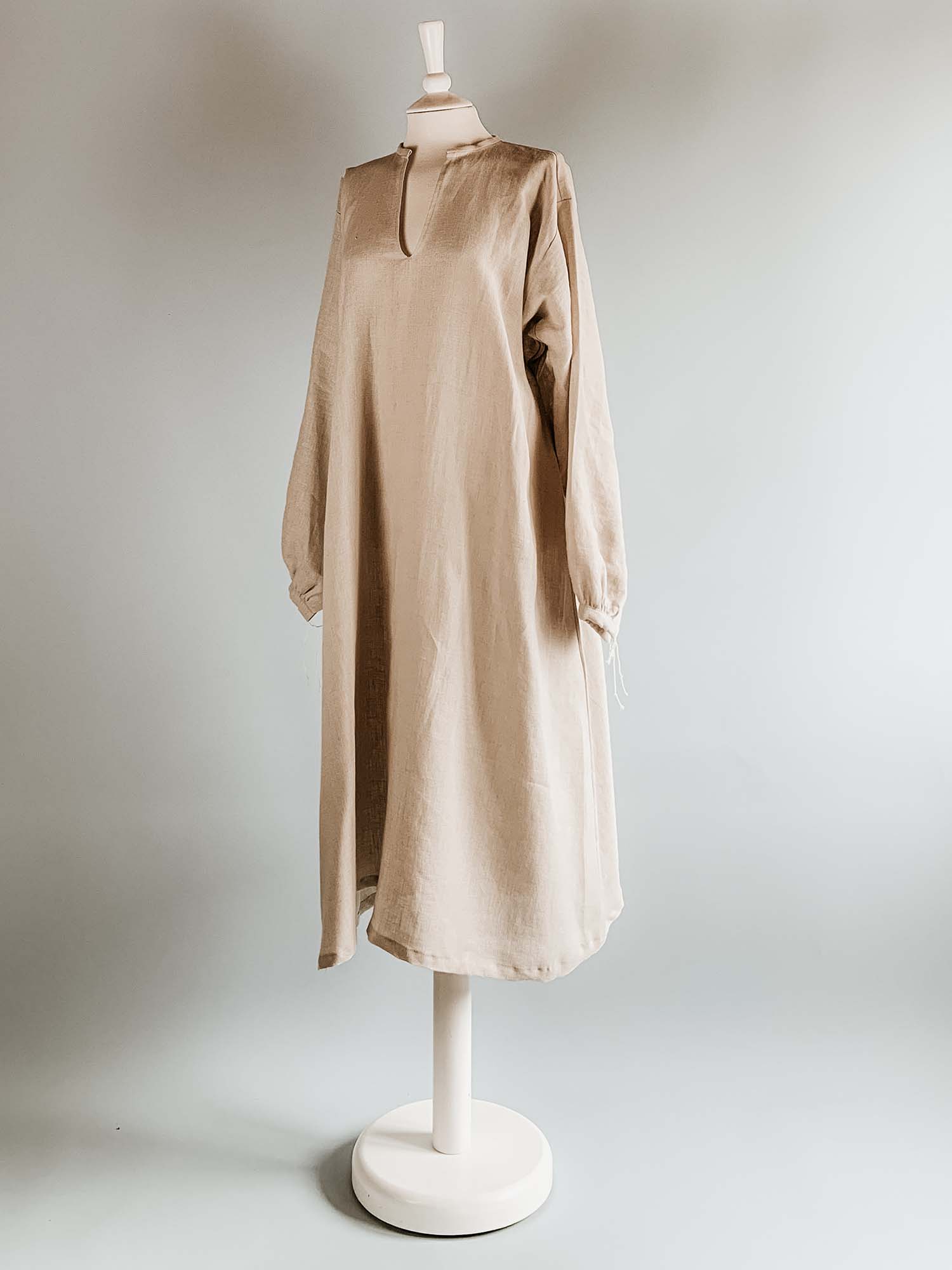 Renaissance Smock in Undyed Linen with Plain Collar - Renaissance Chemises - Atelier Serraspina