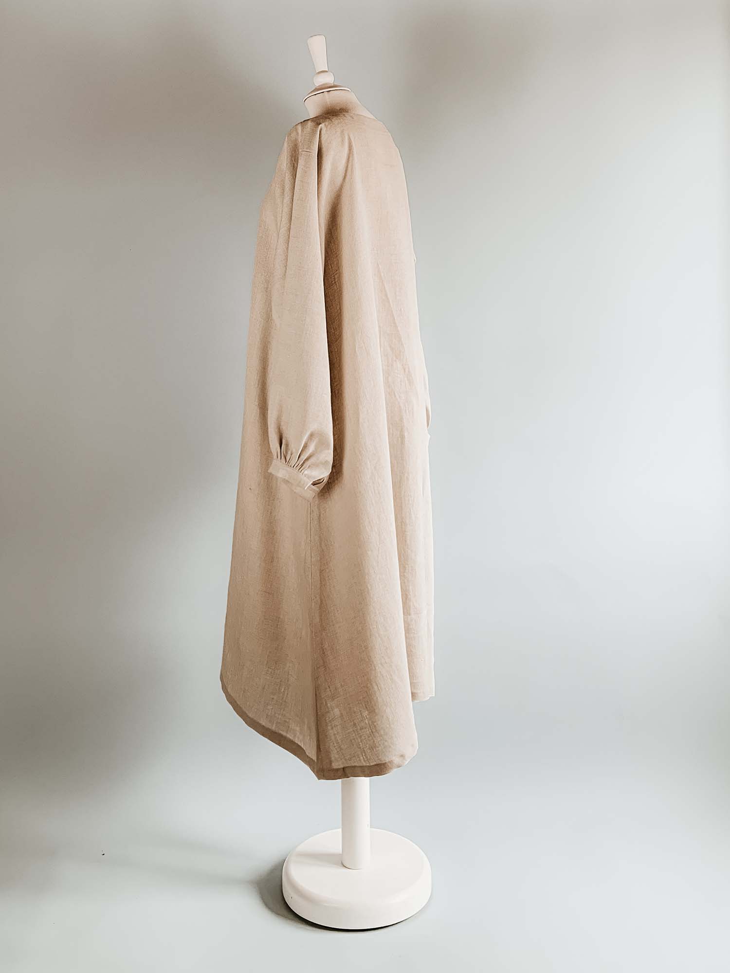 Renaissance Smock in Undyed Linen with Square Neckline - Renaissance Chemises - Atelier Serraspina