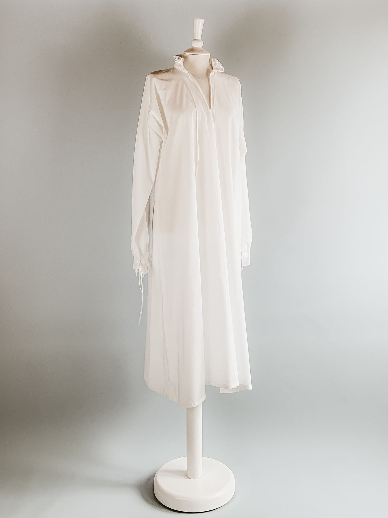Renaissance Smock in White Cotton with Frilled Collar - Renaissance Chemises - Atelier Serraspina