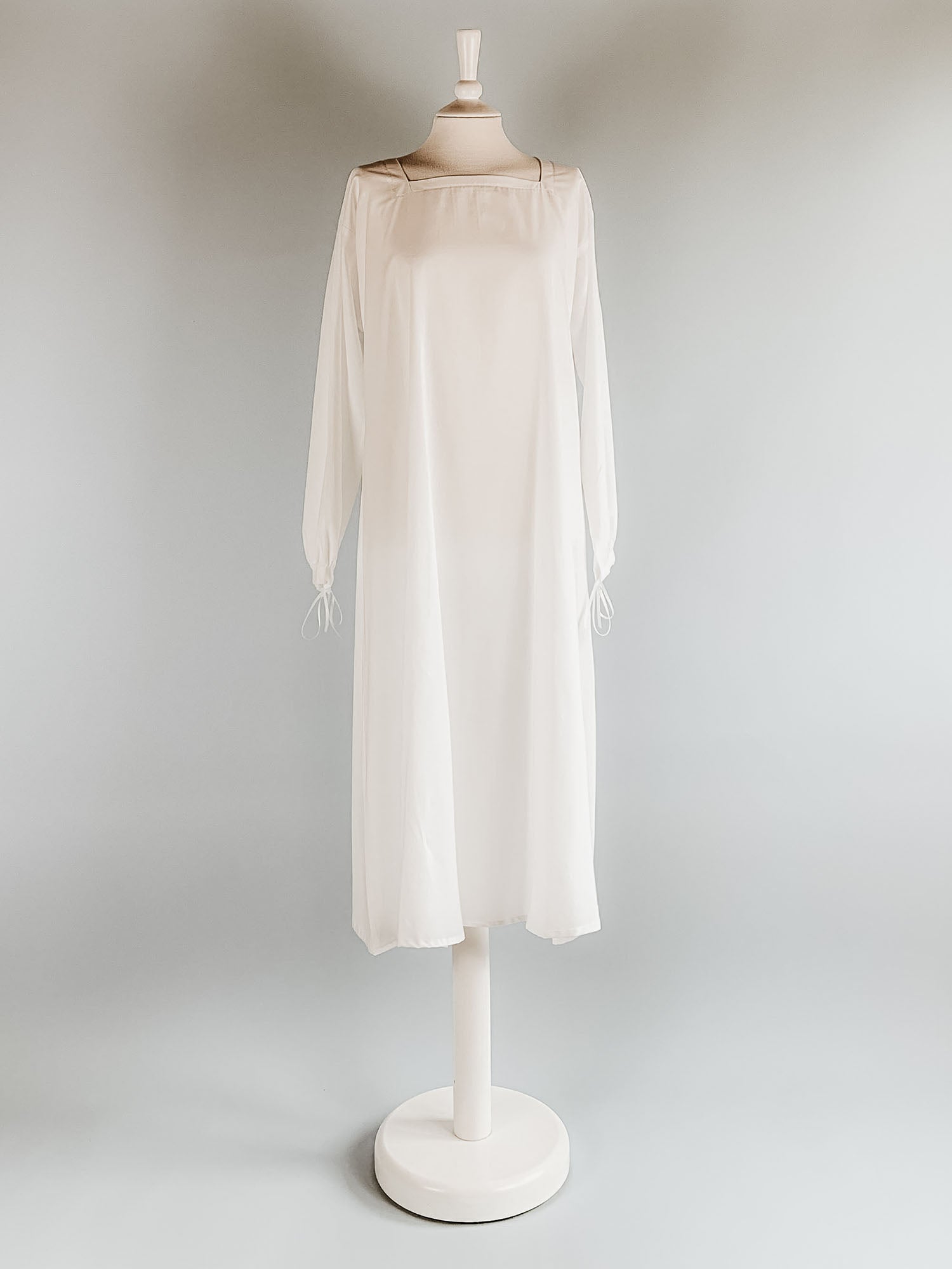 Renaissance Smock in White Cotton with Square Neckline - Renaissance Chemises - Atelier Serraspina