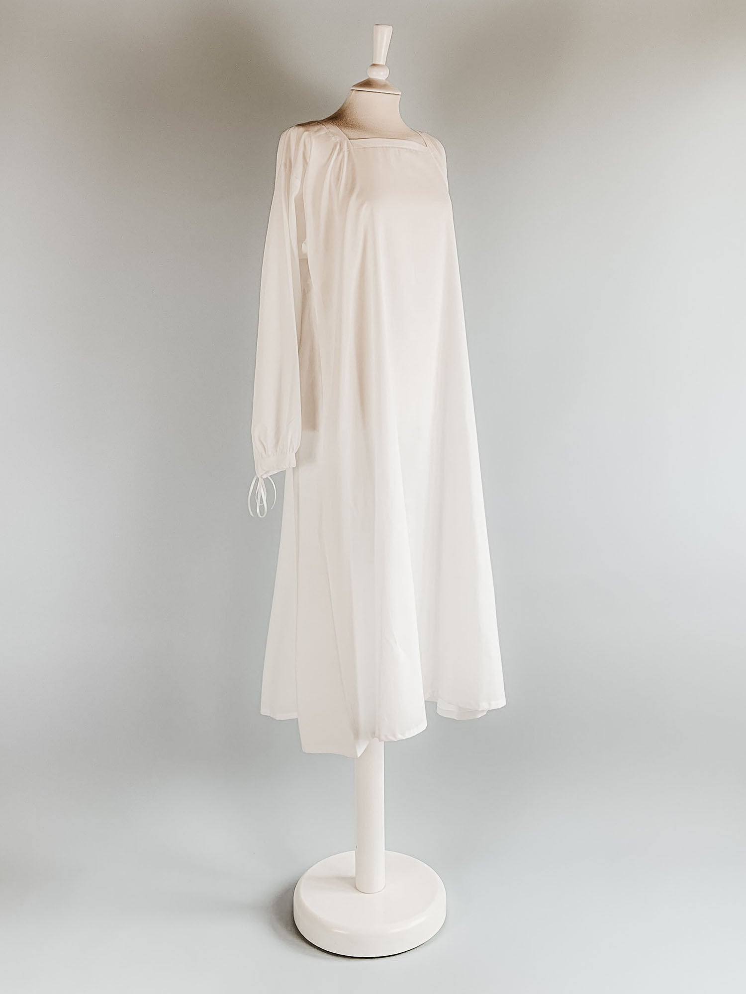 Renaissance Smock in White Cotton with Square Neckline - Renaissance Chemises - Atelier Serraspina